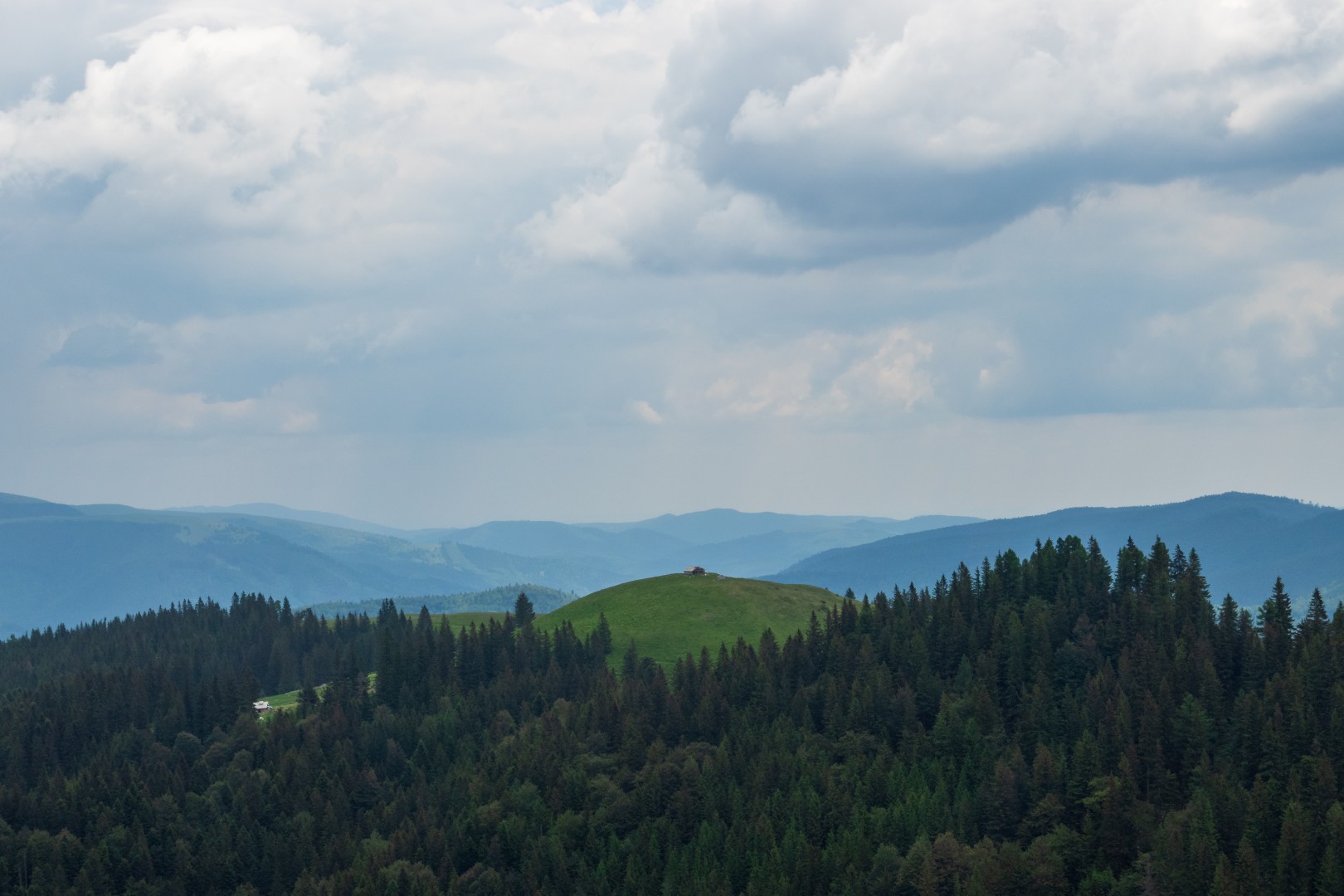 Bucegi Mountains in Dambovita on June 13, 2022 (9d44bcb60e)