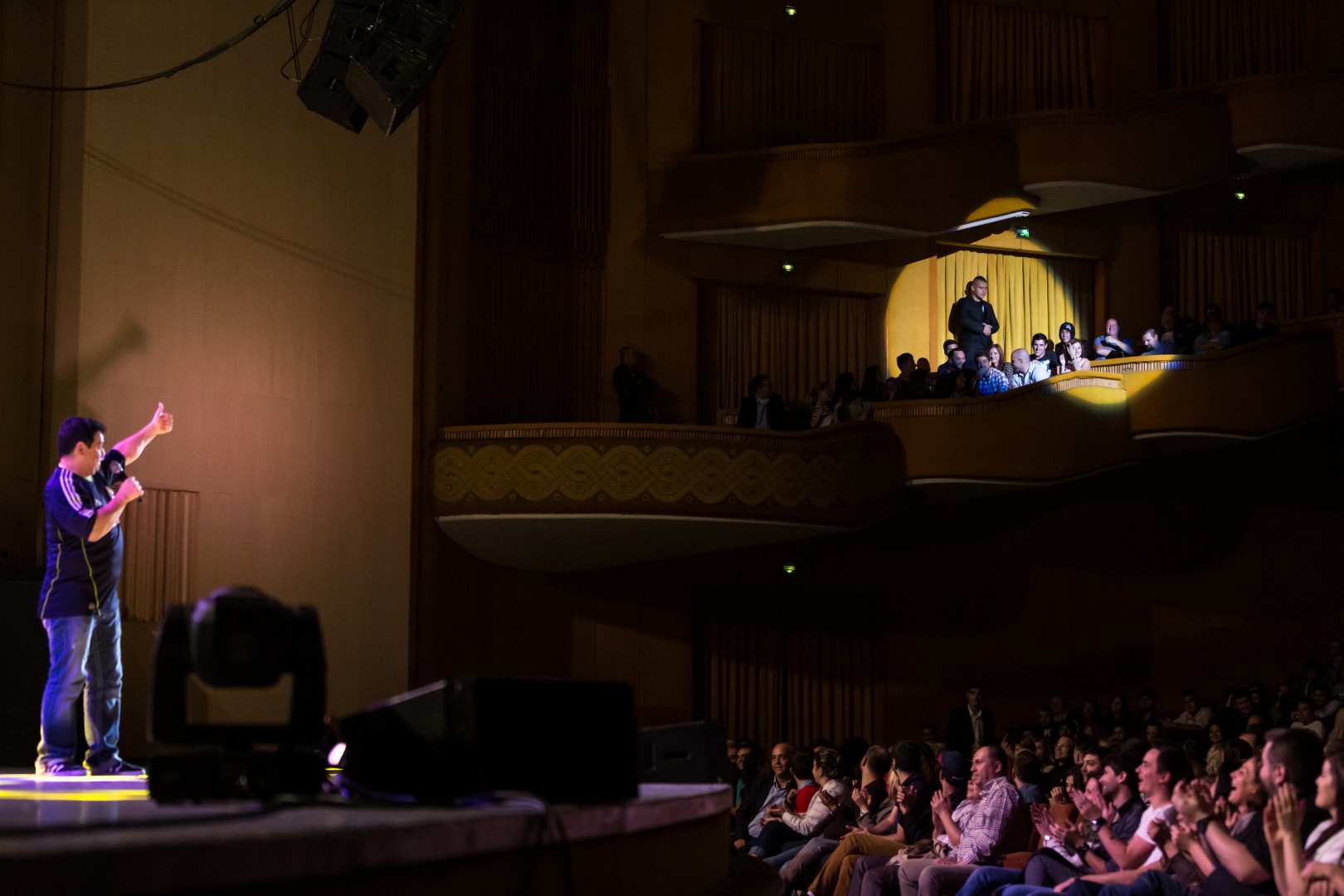 Carlos Mencia at Sala Palatului in Bucharest on September 26, 2014 (58b868e787)