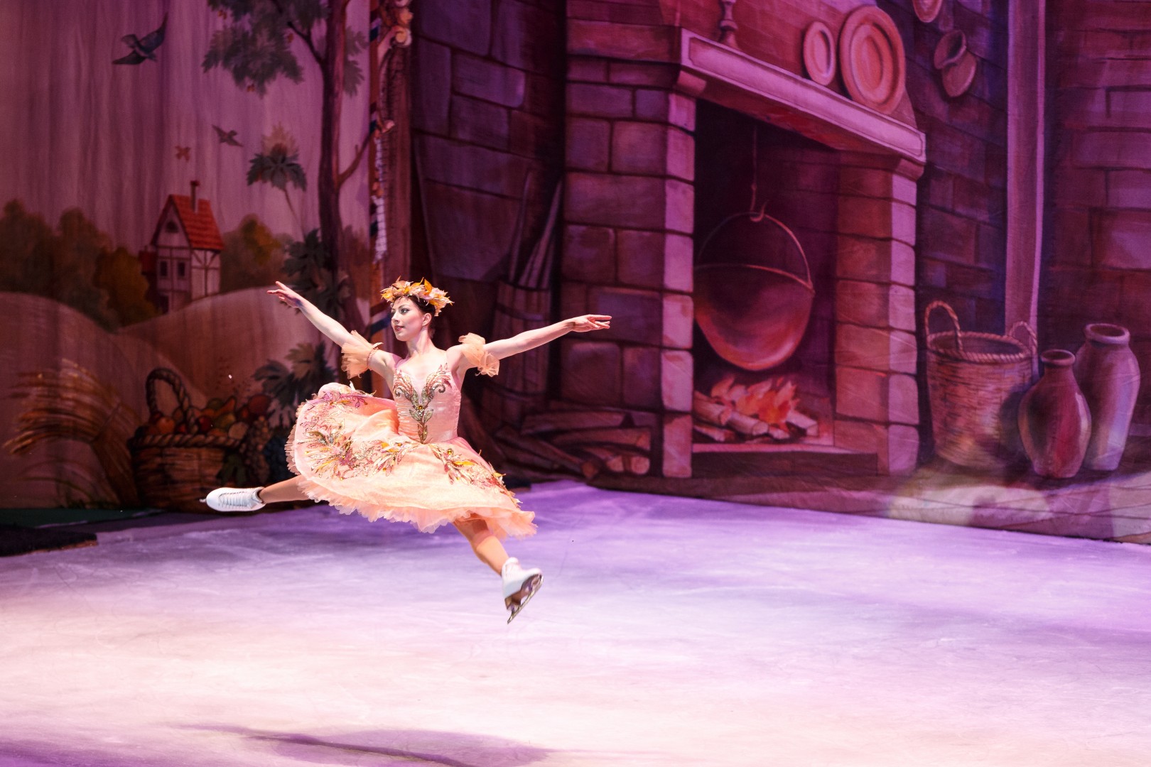 Cinderella On Ice at Sala Palatului in Bucharest on April 5, 2015 (f93beb6168)