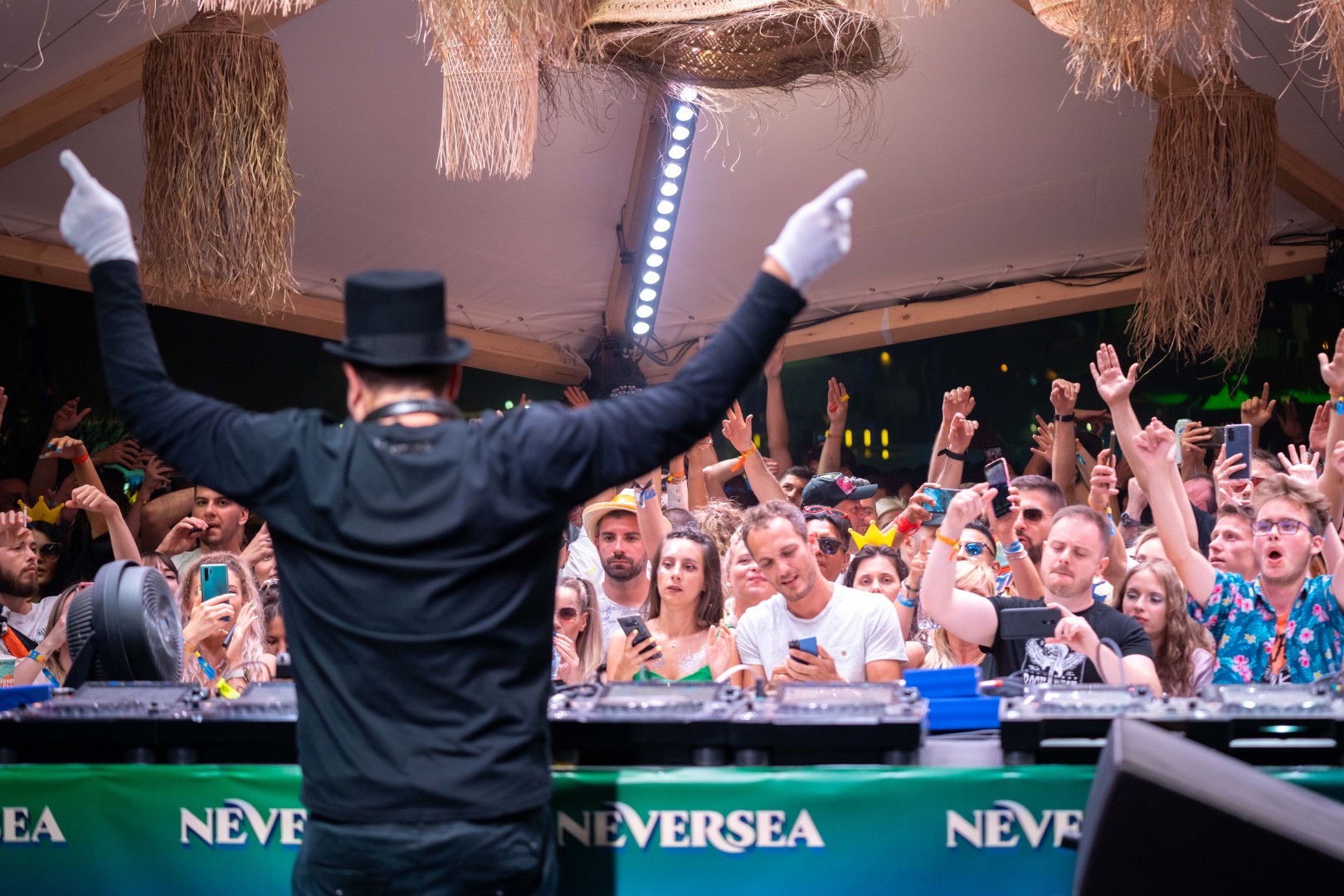 Claptone at Neversea Beach in Constanta on July 8, 2022 (3d3709278b)