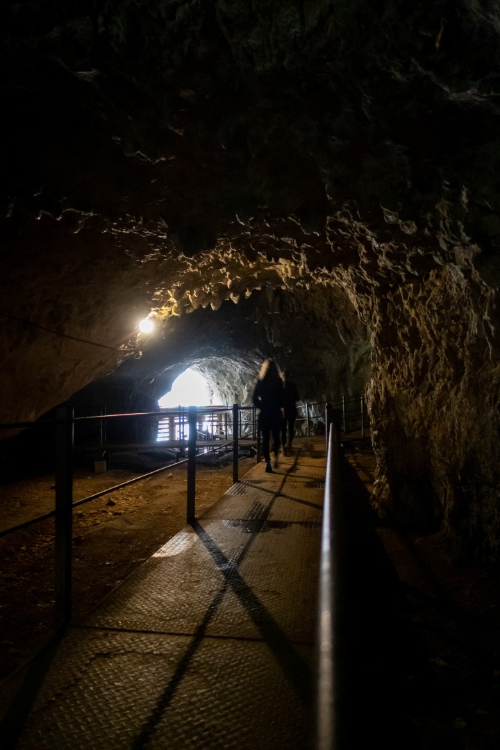 Dâmbovicioara Cave at Piatra Craiului Massif in Dambovicioara on April 17, 2022 (64196284a0)