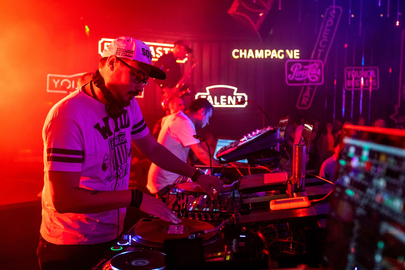Dani Blanco at Fratelli Studios in Bucharest on December 16, 2018 (8b1070bdd8)