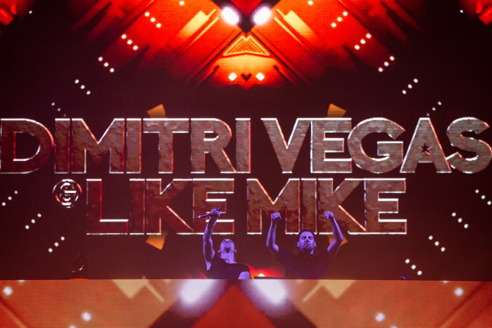 Dimitri Vegas & Like Mike at Cluj Arena in Cluj-Napoca on August 5, 2016 (95336293b4)