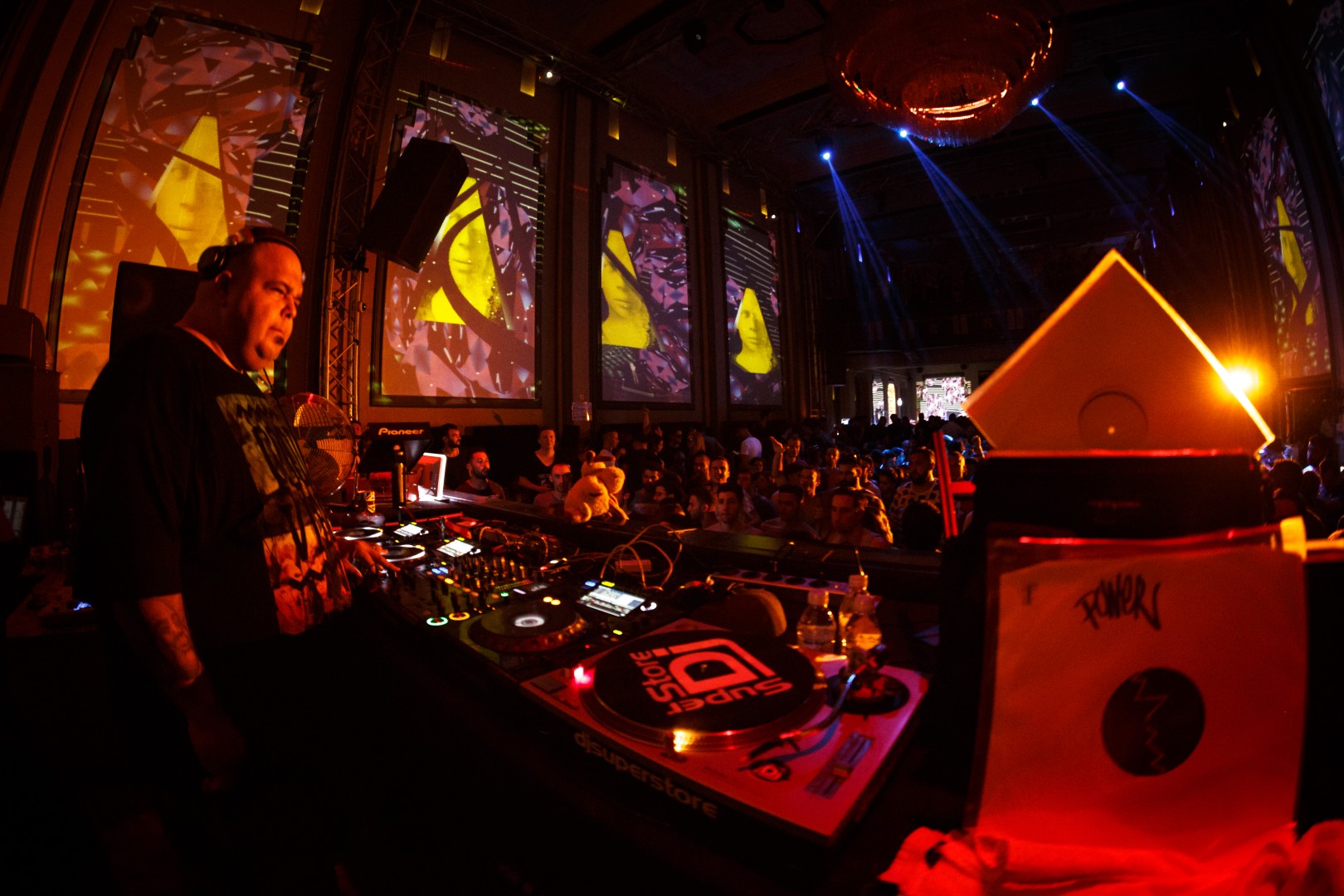 DJ Sneak at Kristal Club in Bucharest on May 29, 2016 (651e7aa326)
