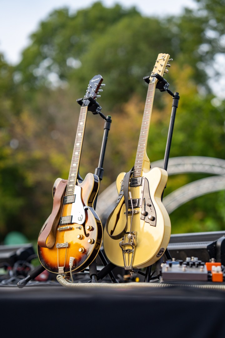 Electric Guitar in Bucharest on September 7, 2025 (86d8fed062)