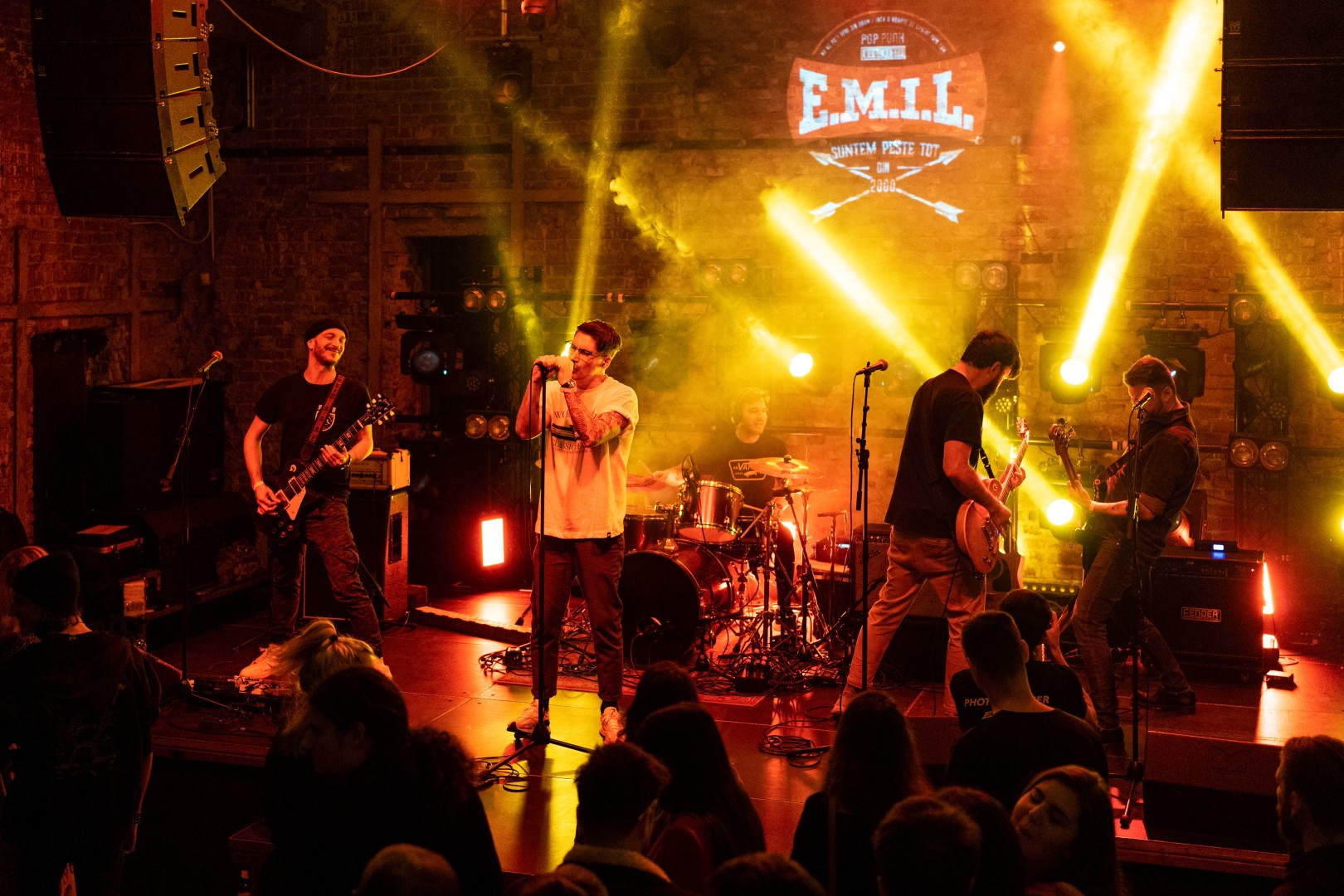 E.M.I.L. at Expirat - Halele Carol in Bucharest on February 2, 2022 (efd4dfc4c9)