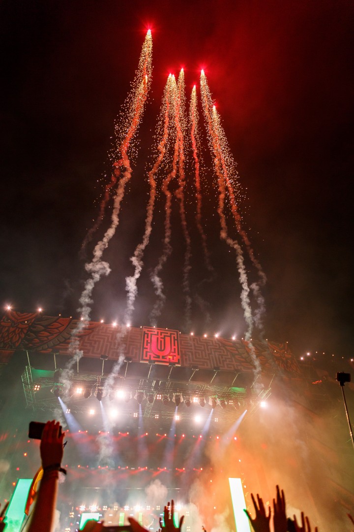 Fireworks at Cluj Arena in Cluj-Napoca on August 2, 2015 (159470b0ed)