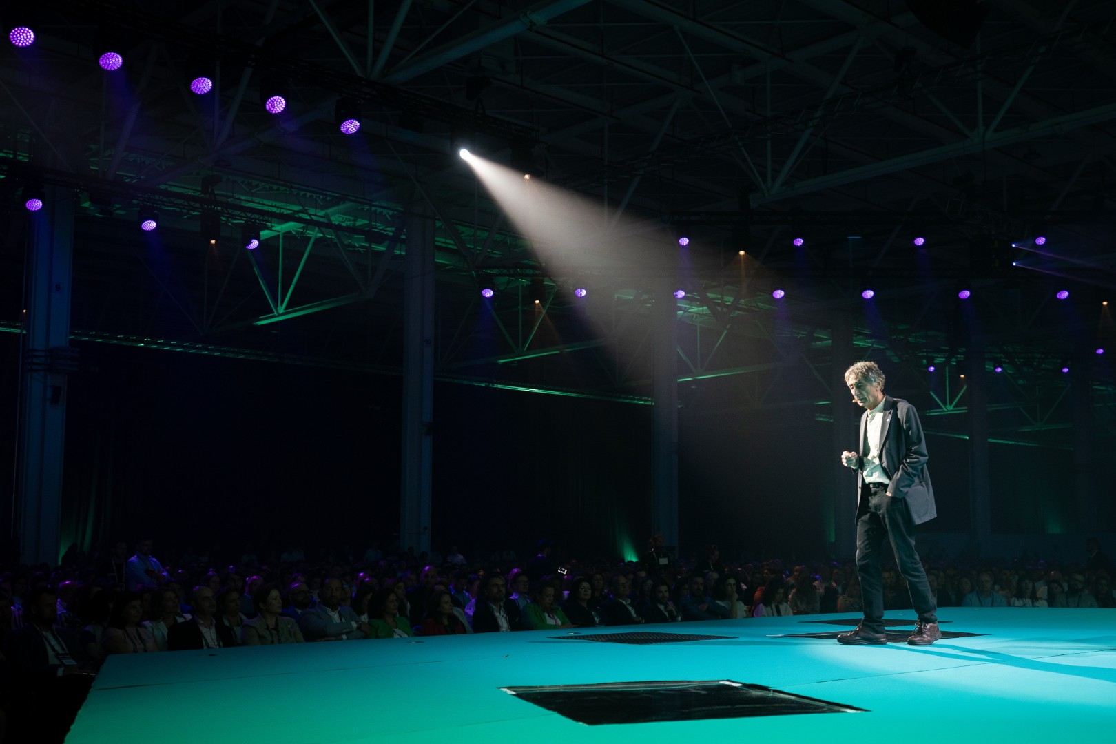 Gabor MatÃ© at Romexpo in Bucharest on June 17, 2022 (79656027d6)