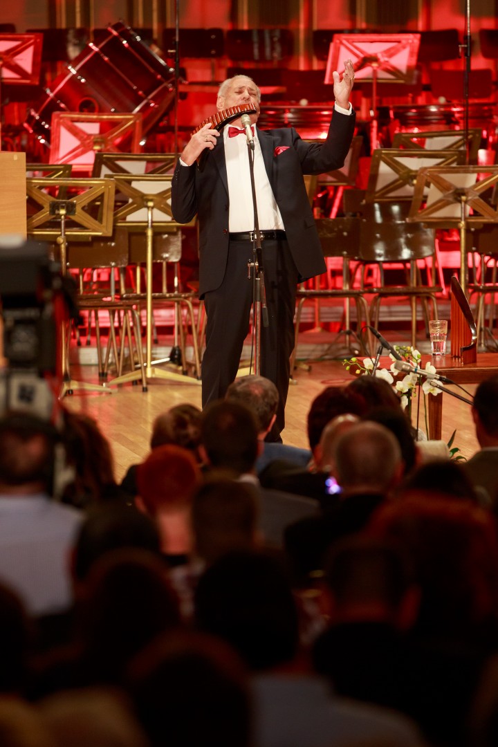 Gheorghe Zamfir at Ateneul Român in Bucharest on May 31, 2014 (da35469646)