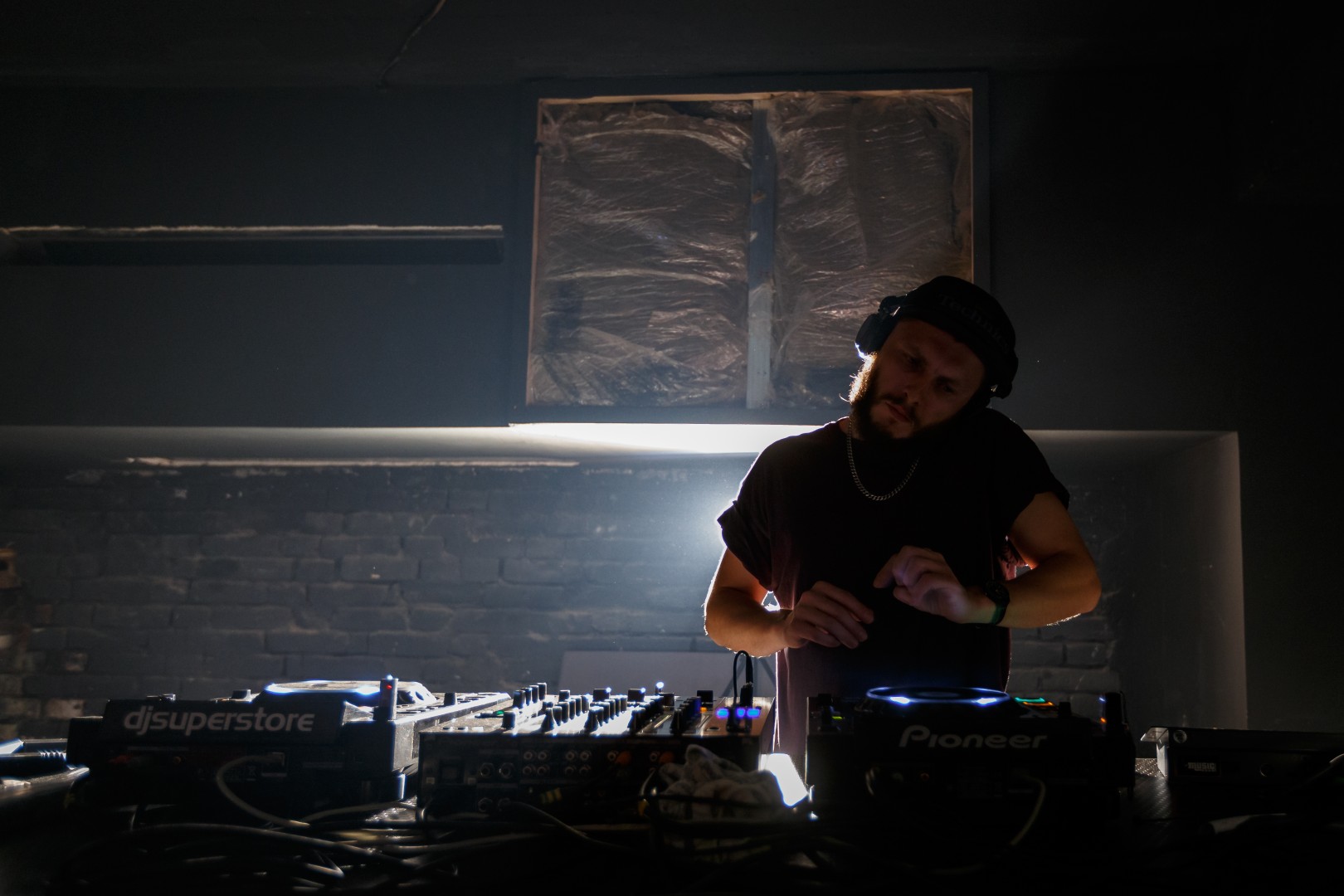 Giuser at Form in Bucharest on October 17, 2015 (4ac2fe6bd7)