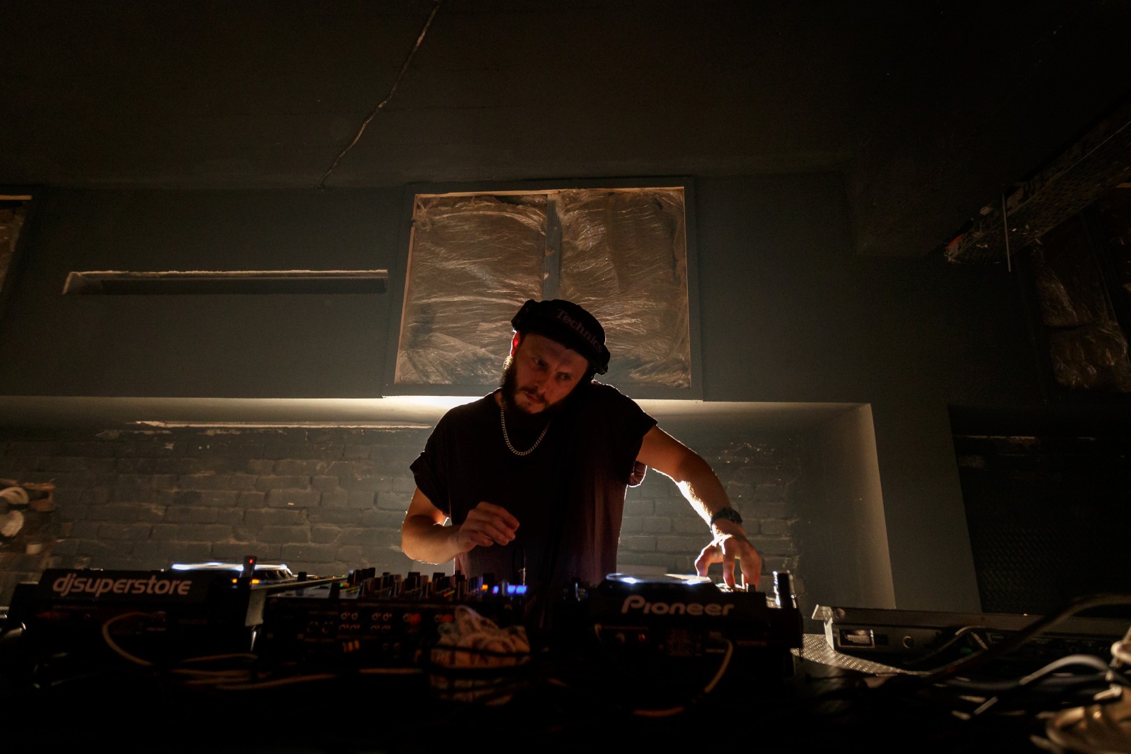 Giuser at Form in Bucharest on October 17, 2015 (803bd65b57)