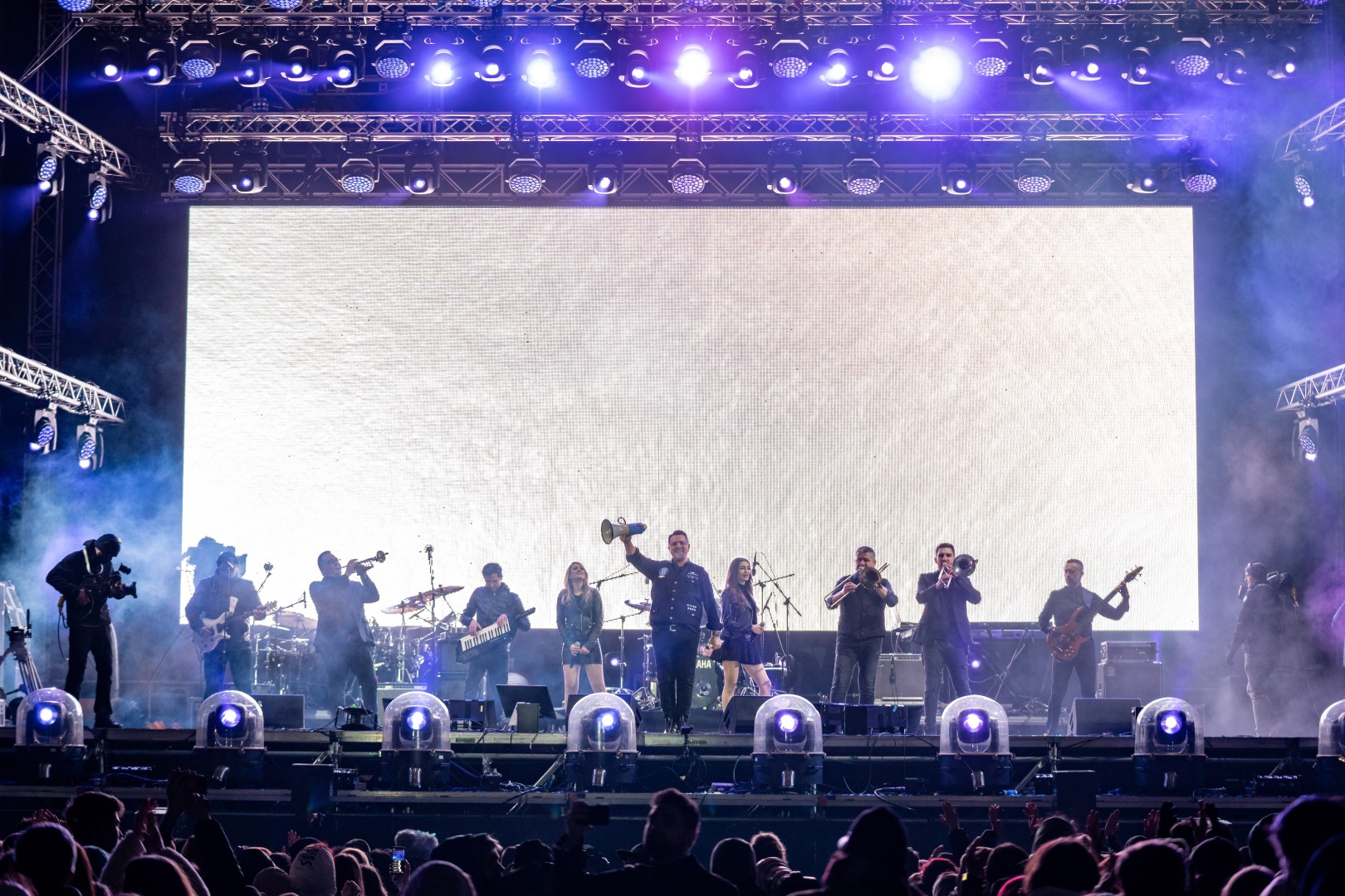 Horia Brenciu & HB Orchestra at National Arena in Bucharest on March 12, 2022 (88b12c40bc)