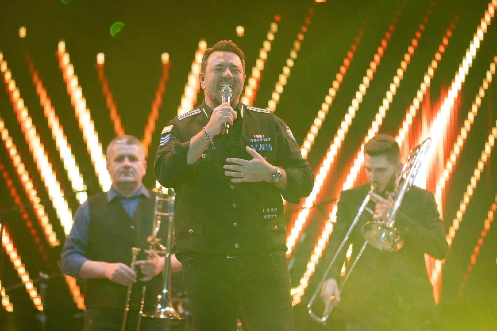 Horia Brenciu & HB Orchestra at National Arena in Bucharest on March 12, 2022 (cd923374fd)