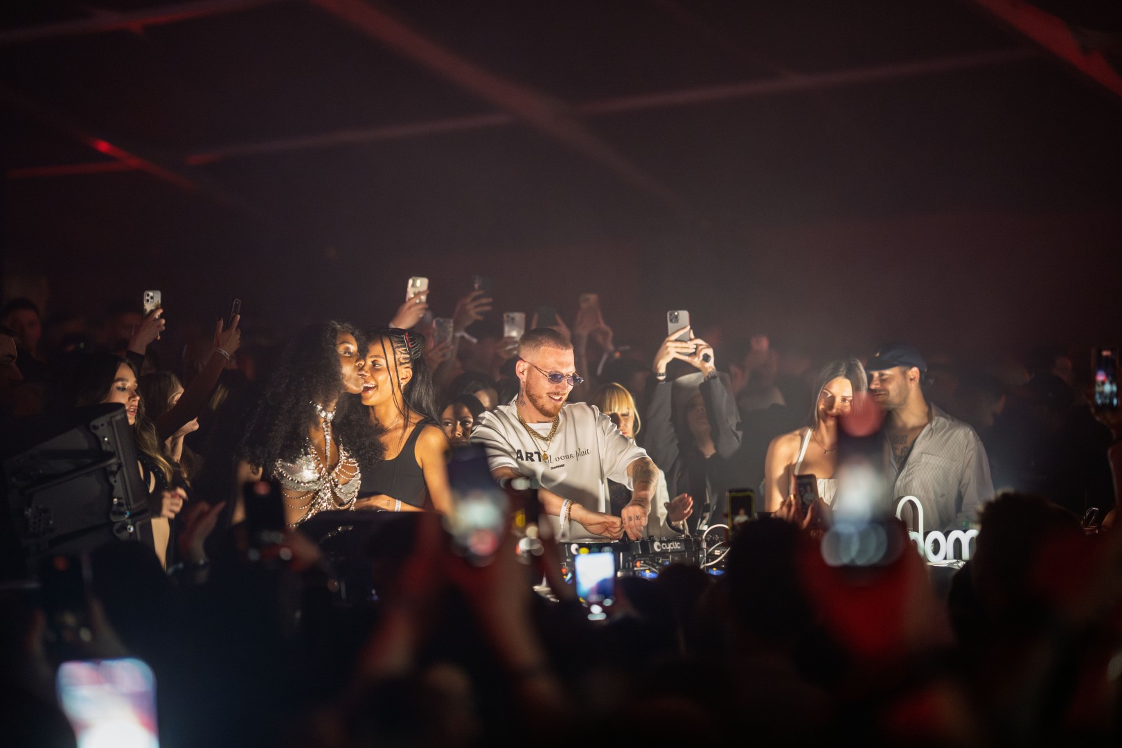 Hugel in Mamaia on May 2, 2025 (1605f432db)