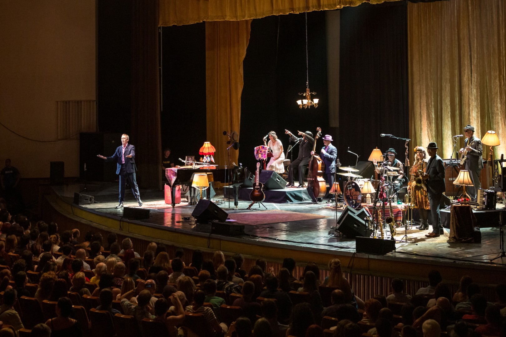 Hugh Laurie at Sala Palatului in Bucharest on July 12, 2014 (7bdc8def7b)