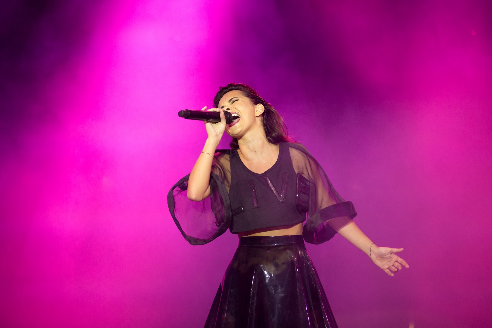 INNA at PiaÈ›a George Enescu in Bucharest on September 13, 2014 (632e054be7)