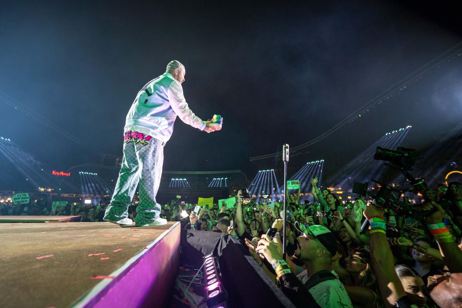 J Balvin at Cluj Arena in Cluj-Napoca on August 7, 2022 (5d1c70cd56)