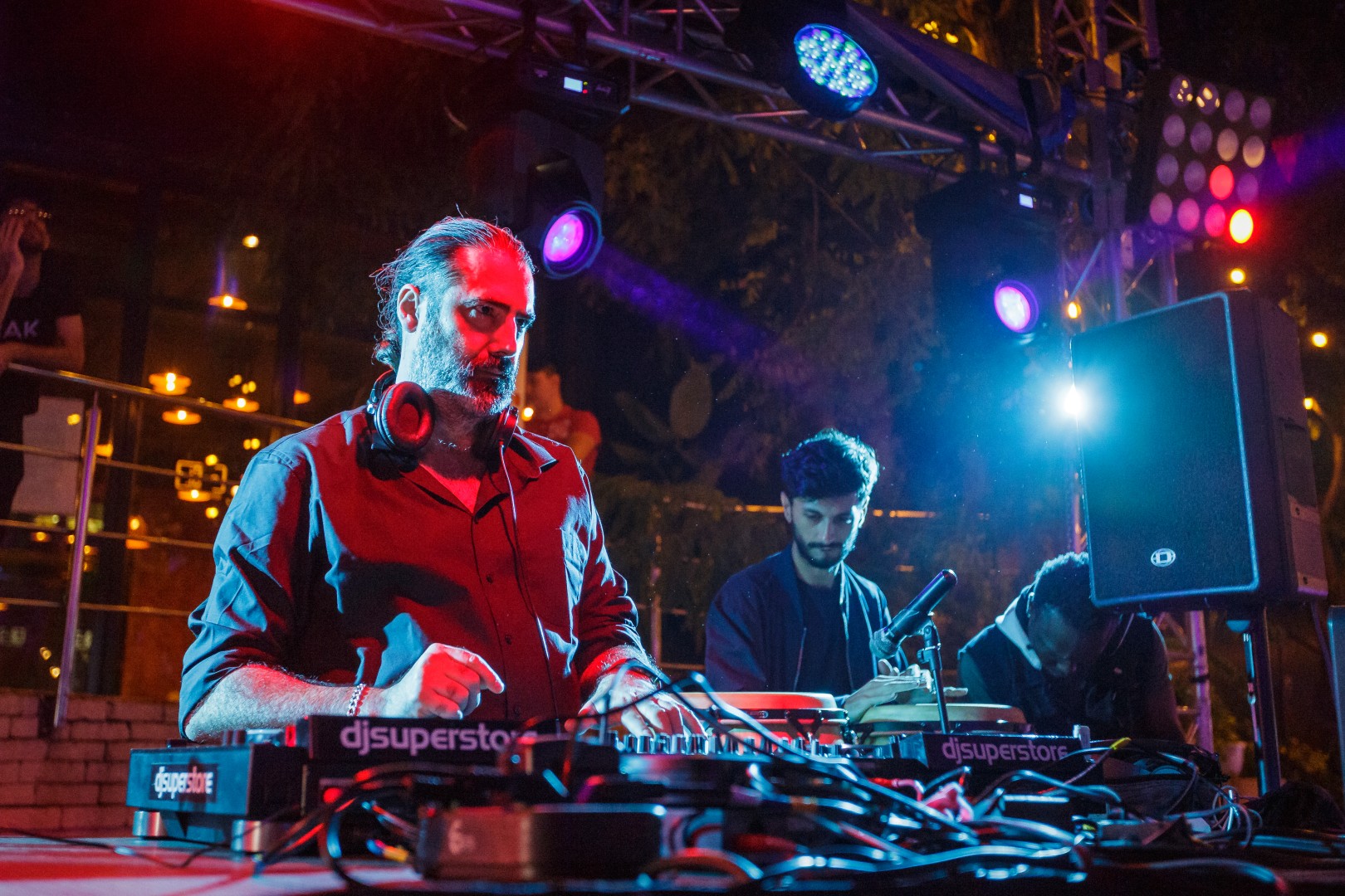 Jerry Ropero at Si Lounge in Bucharest on September 9, 2018 (33769eb756)
