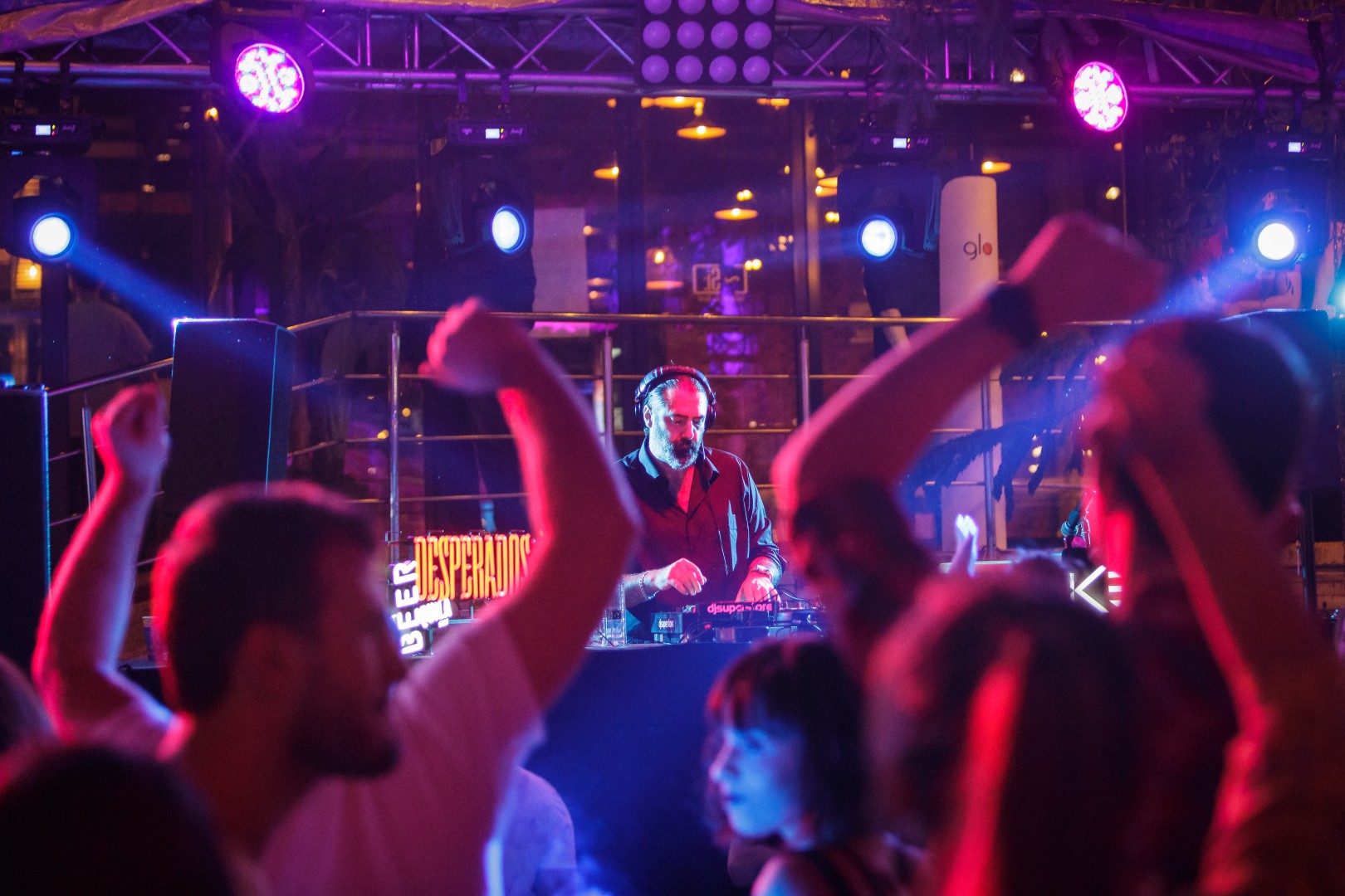 Jerry Ropero at Si Lounge in Bucharest on September 8, 2018 (528d5933a4)