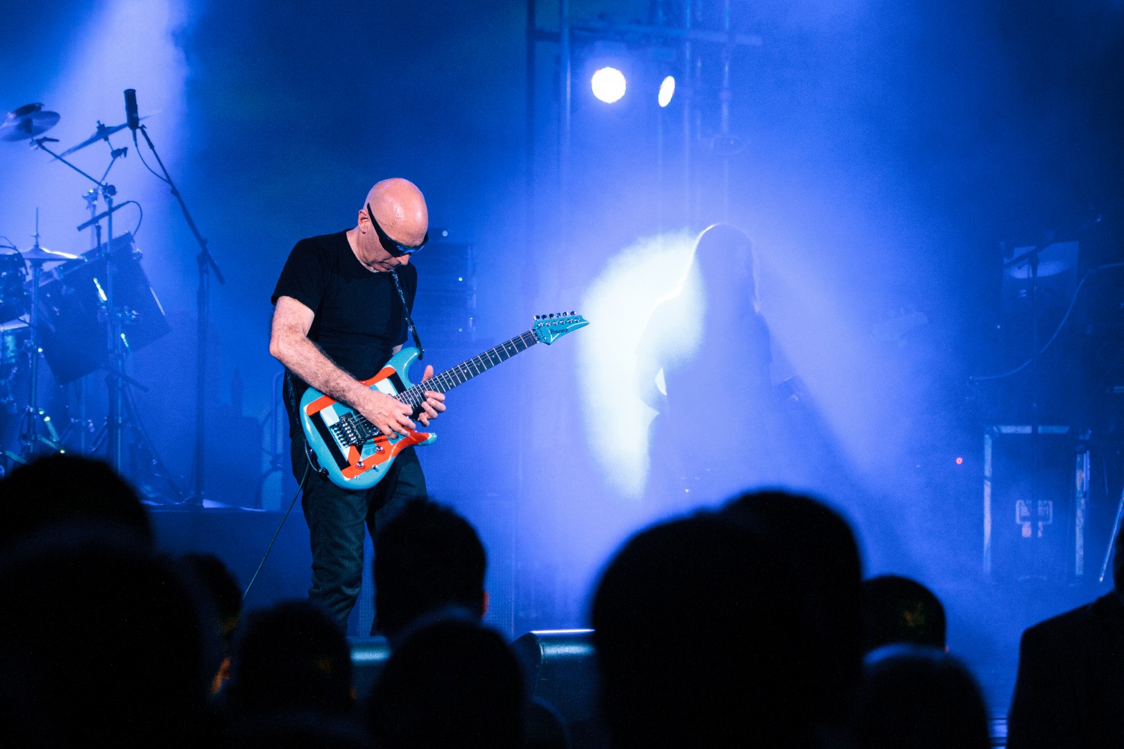 Joe Satriani at Sala Palatului in Bucharest on May 20, 2013 (4de2dd40ee)