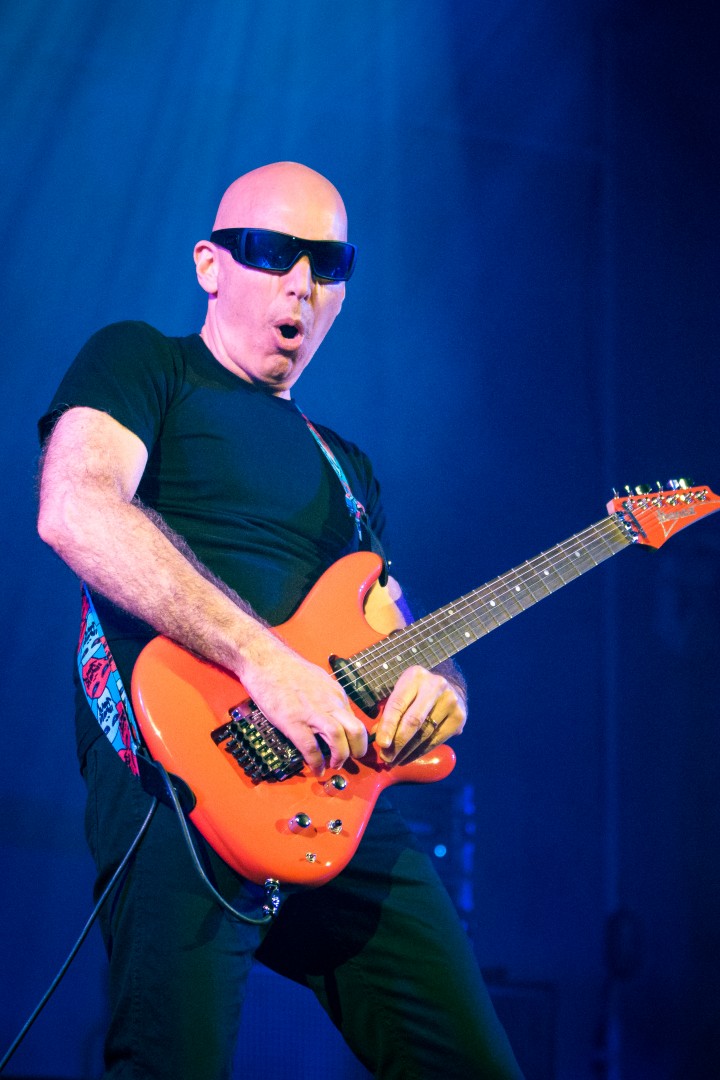 Joe Satriani at Sala Palatului in Bucharest on May 20, 2013 (5326015210)