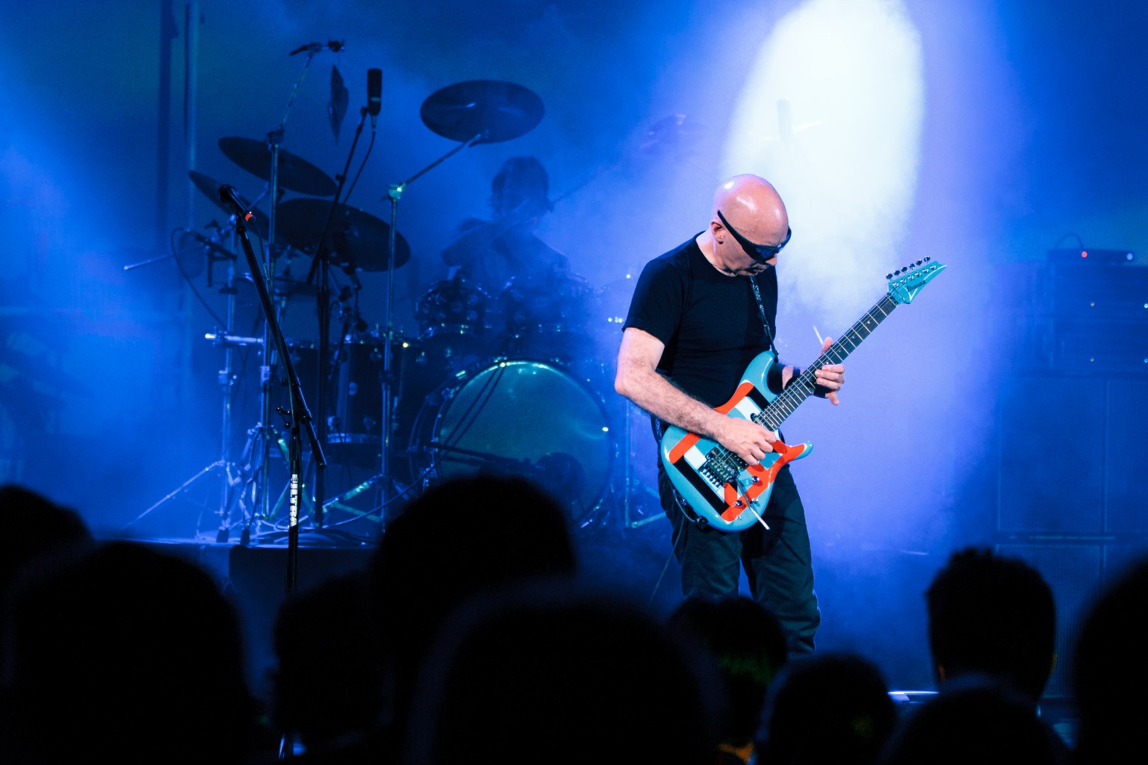 Joe Satriani at Sala Palatului in Bucharest on May 20, 2013 (668f945ff4)