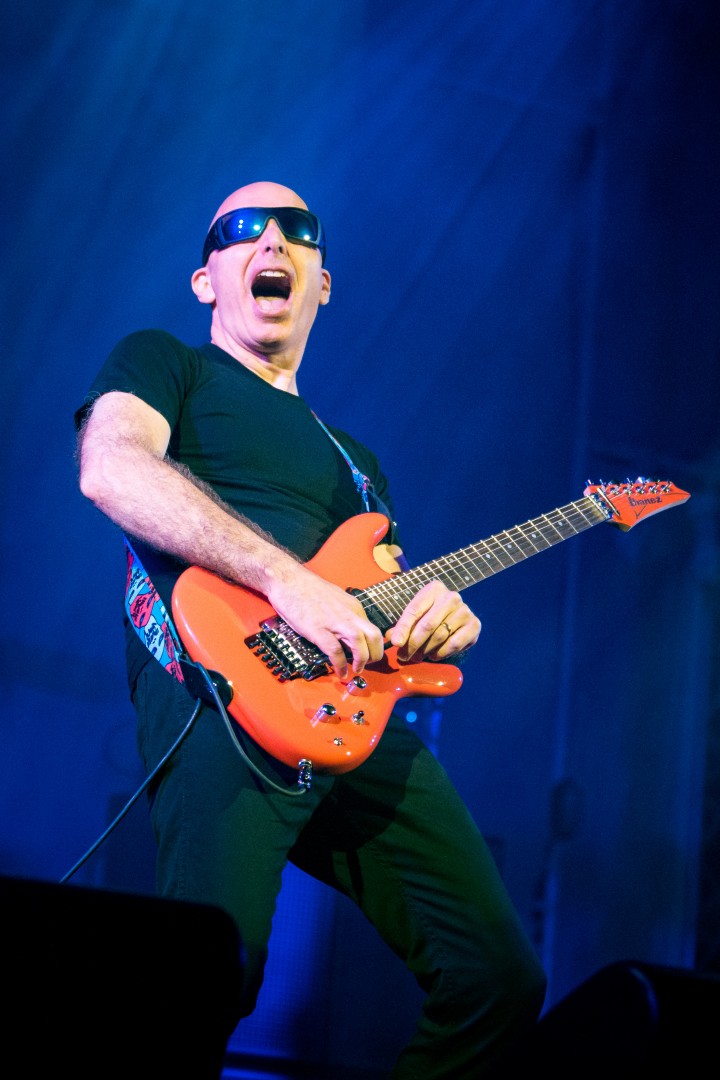 Joe Satriani at Sala Palatului in Bucharest on May 20, 2013 (8a81c0d8fa)