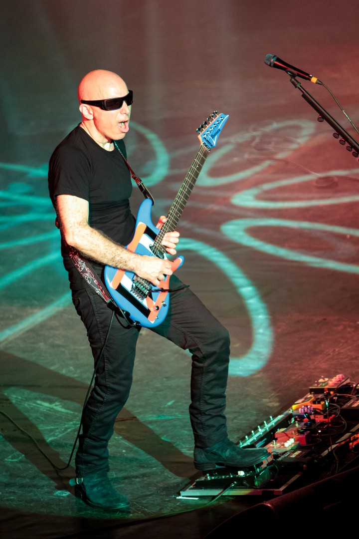 Joe Satriani at Sala Palatului in Bucharest on May 20, 2013 (affb649b00)