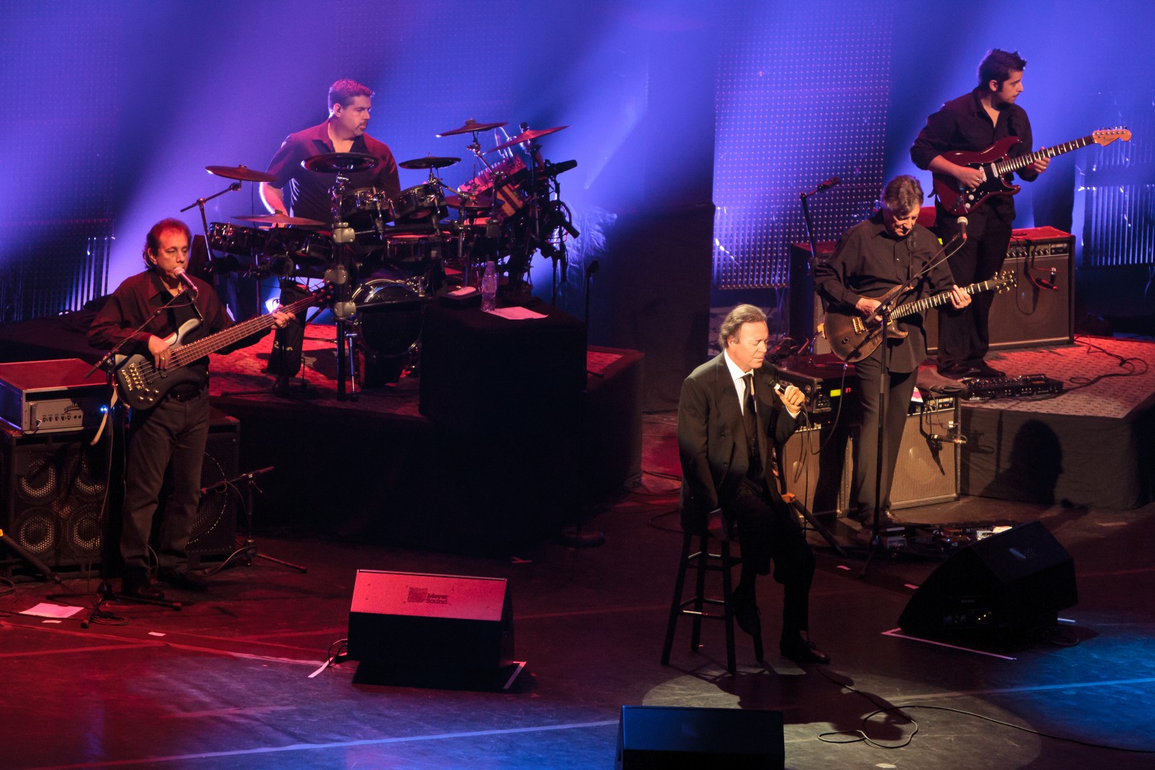 Julio Iglesias at Sala Palatului in Bucharest on October 24, 2013 (ab94827ac8)