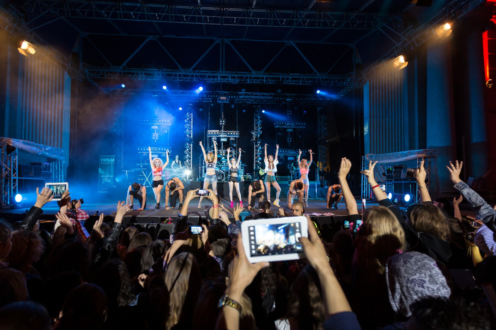 LaLa BAND at Arenele Romane in Bucharest on June 1, 2014 (76e799f5b7)