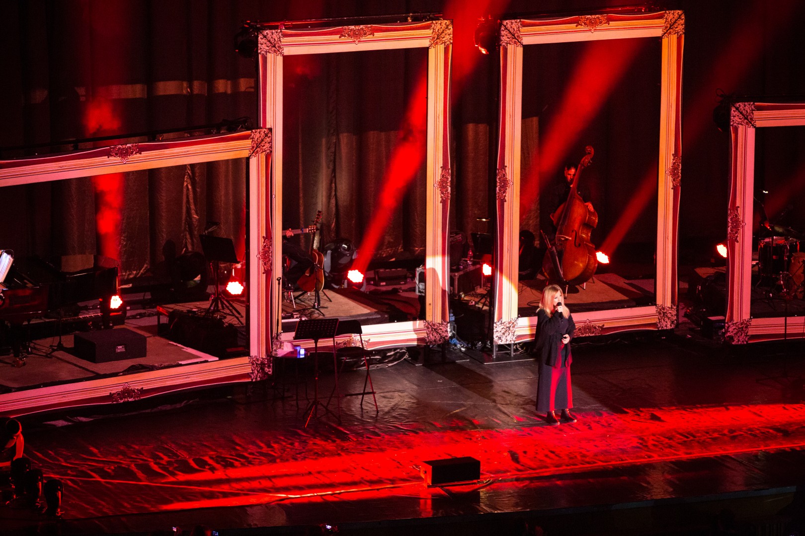 Lara Fabian at Sala Palatului in Bucharest on October 20, 2014 (b805b22c9a)