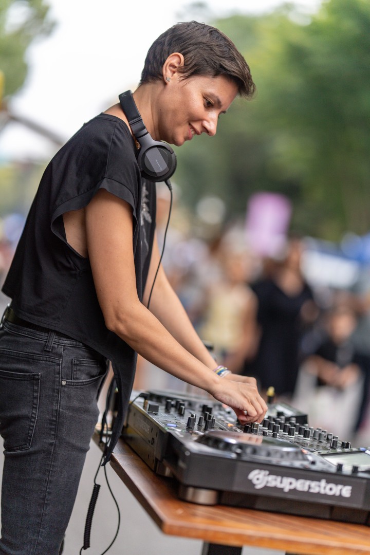 Larisa in Bucharest on September 7, 2025 (43b42d446a)