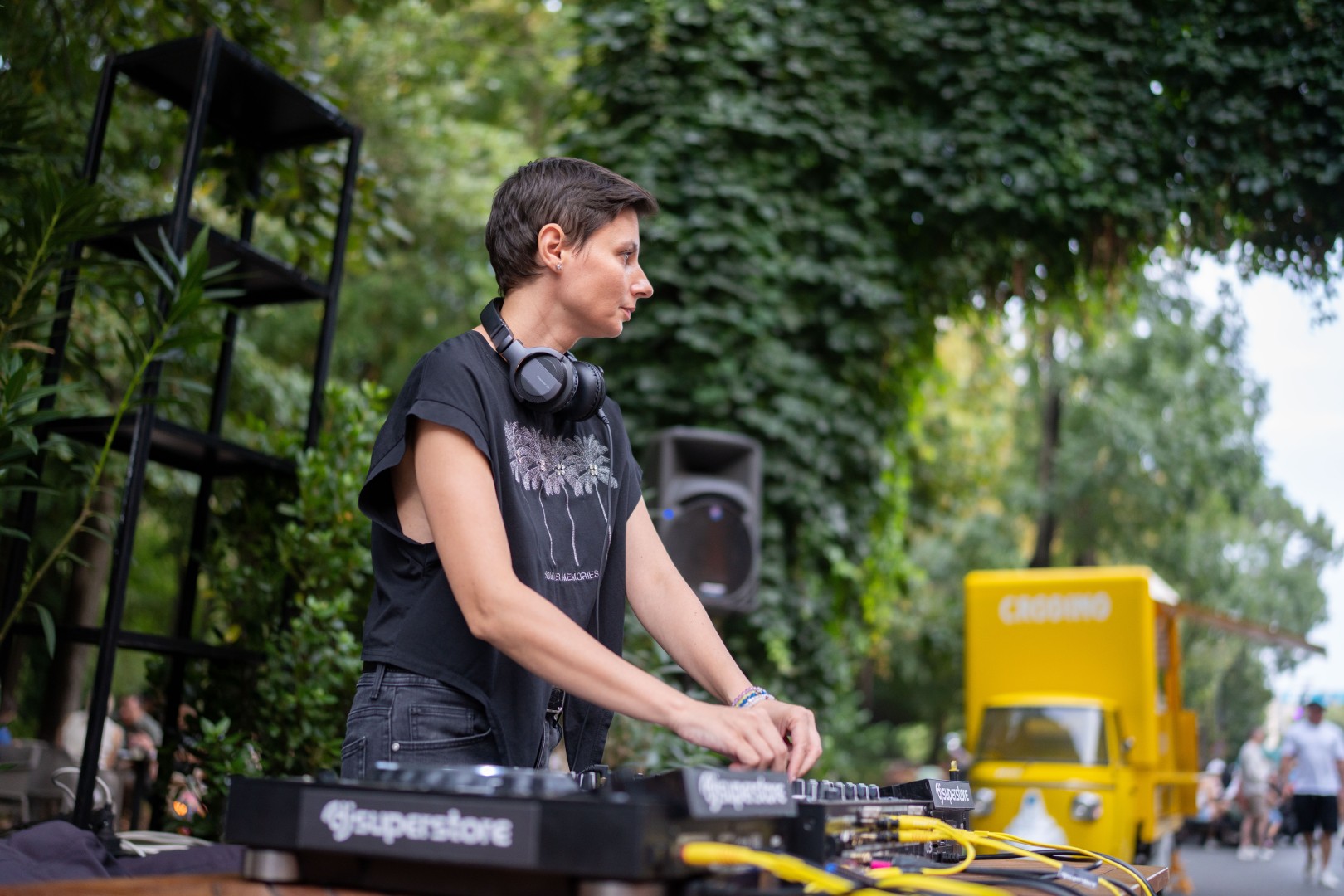 Larisa in Bucharest on September 7, 2025 (494aaa5704)