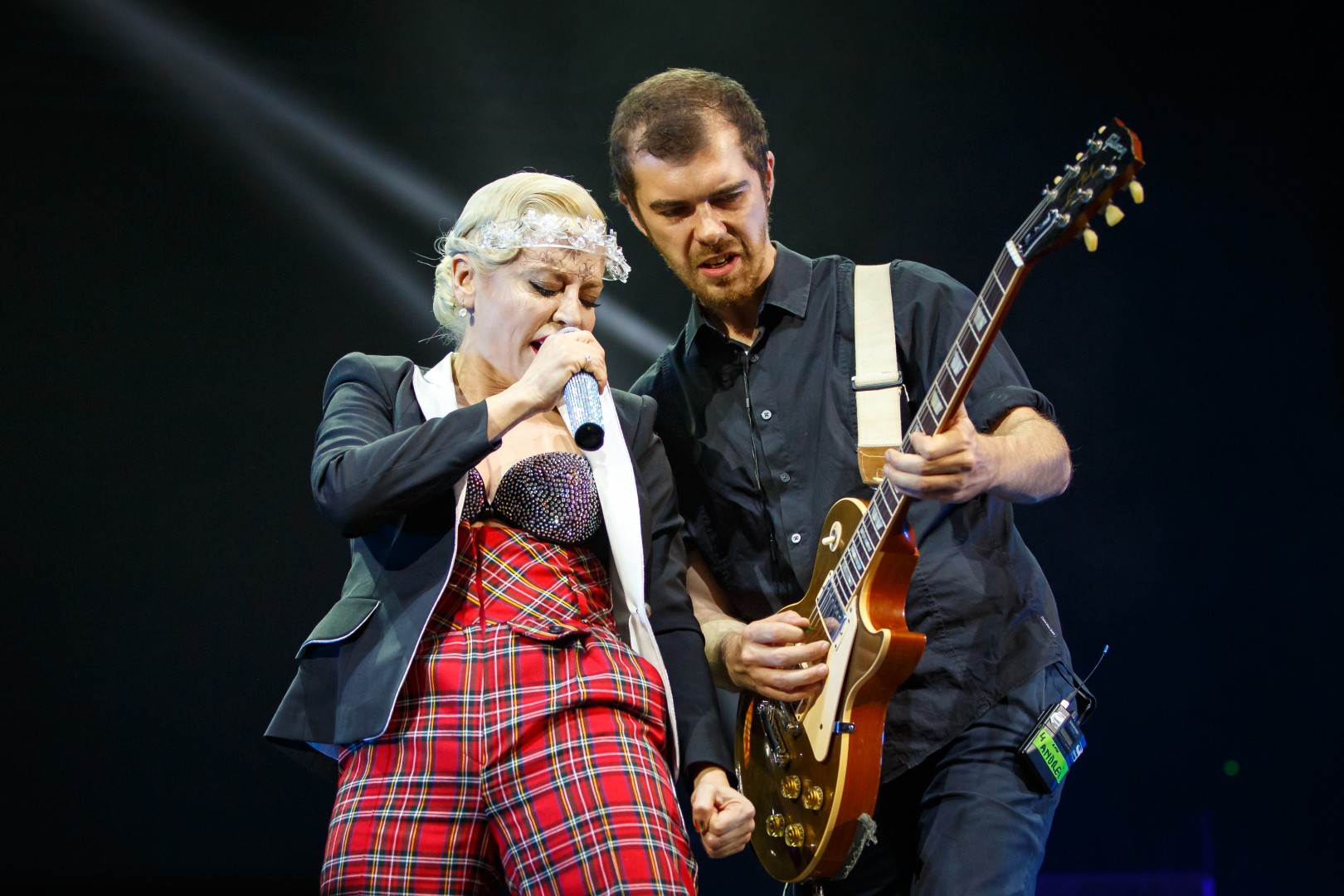 Loredana at Sala Palatului in Bucharest on November 8, 2015 (a8bb5d29c0)