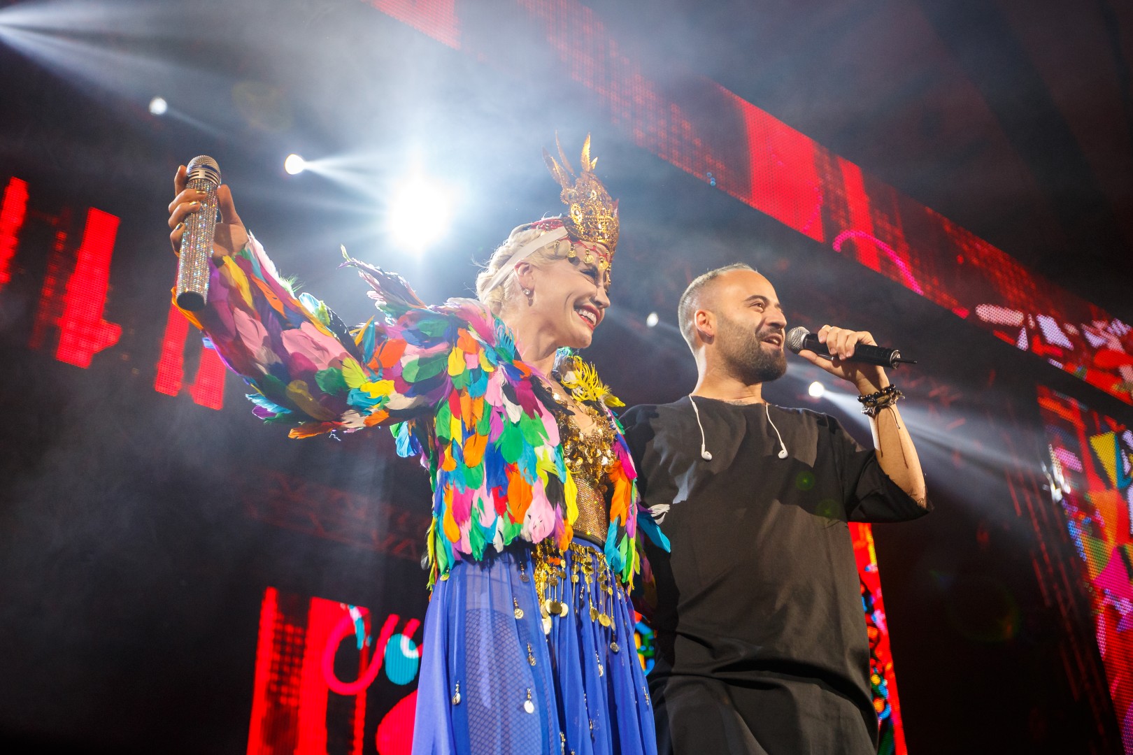 Loredana at Sala Palatului in Bucharest on November 8, 2015 (aa5e706b86)
