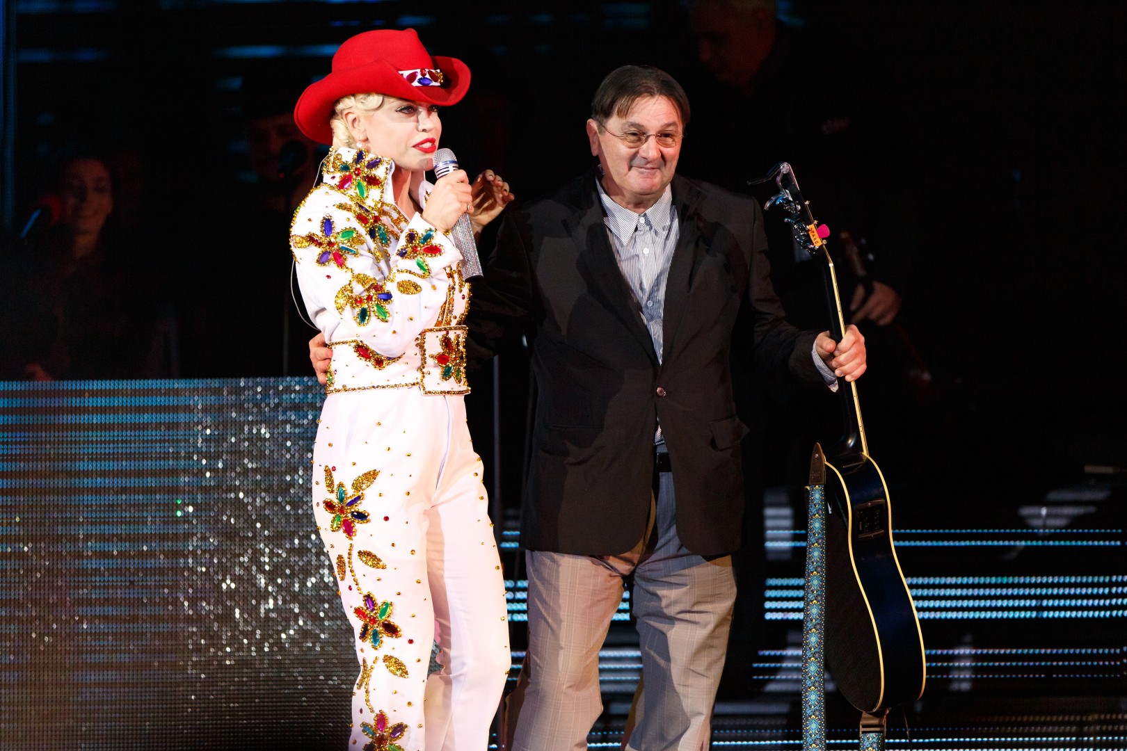 Loredana at Sala Palatului in Bucharest on November 7, 2015 (db238fe182)