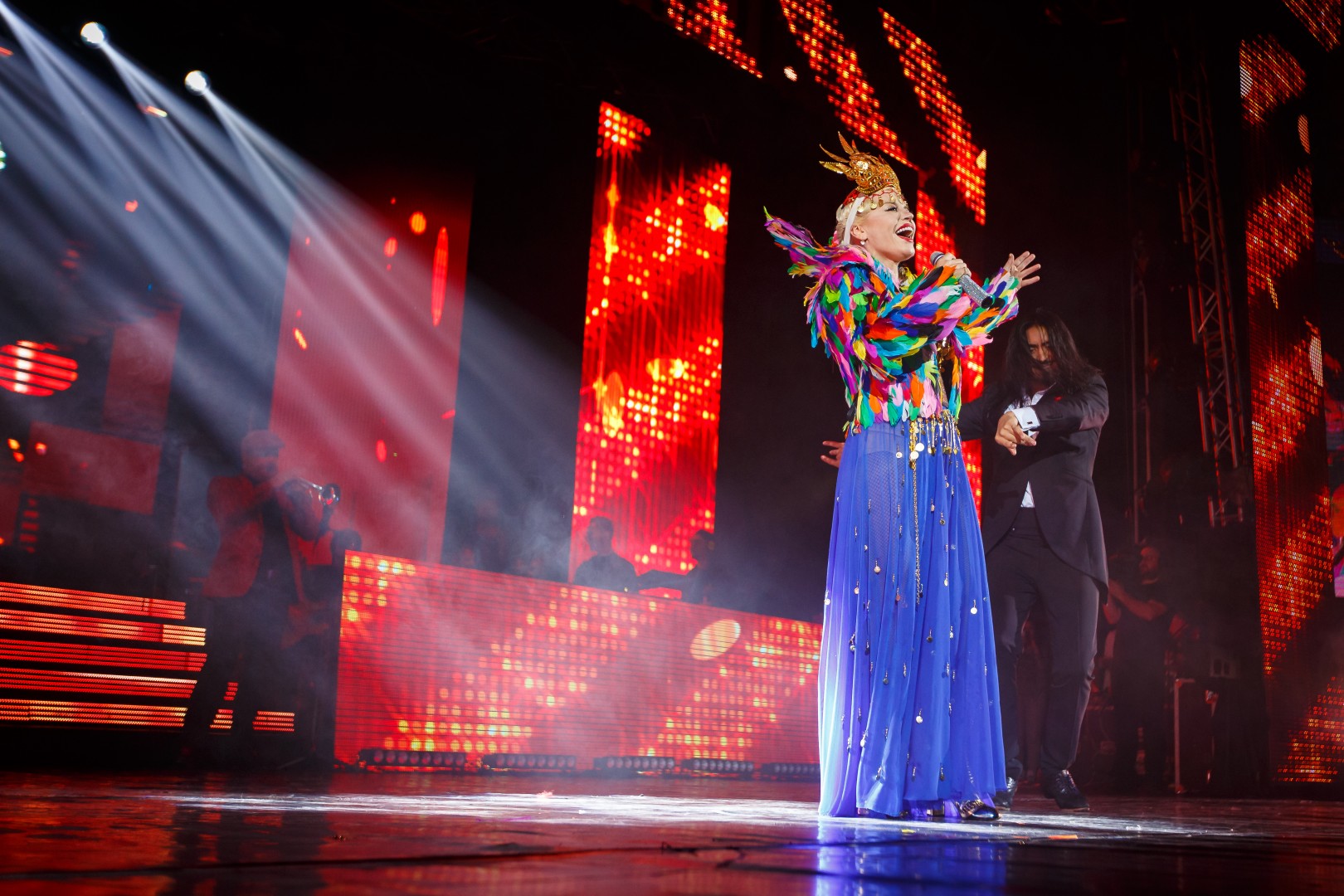 Loredana at Sala Palatului in Bucharest on November 7, 2015 (f5144156f9)