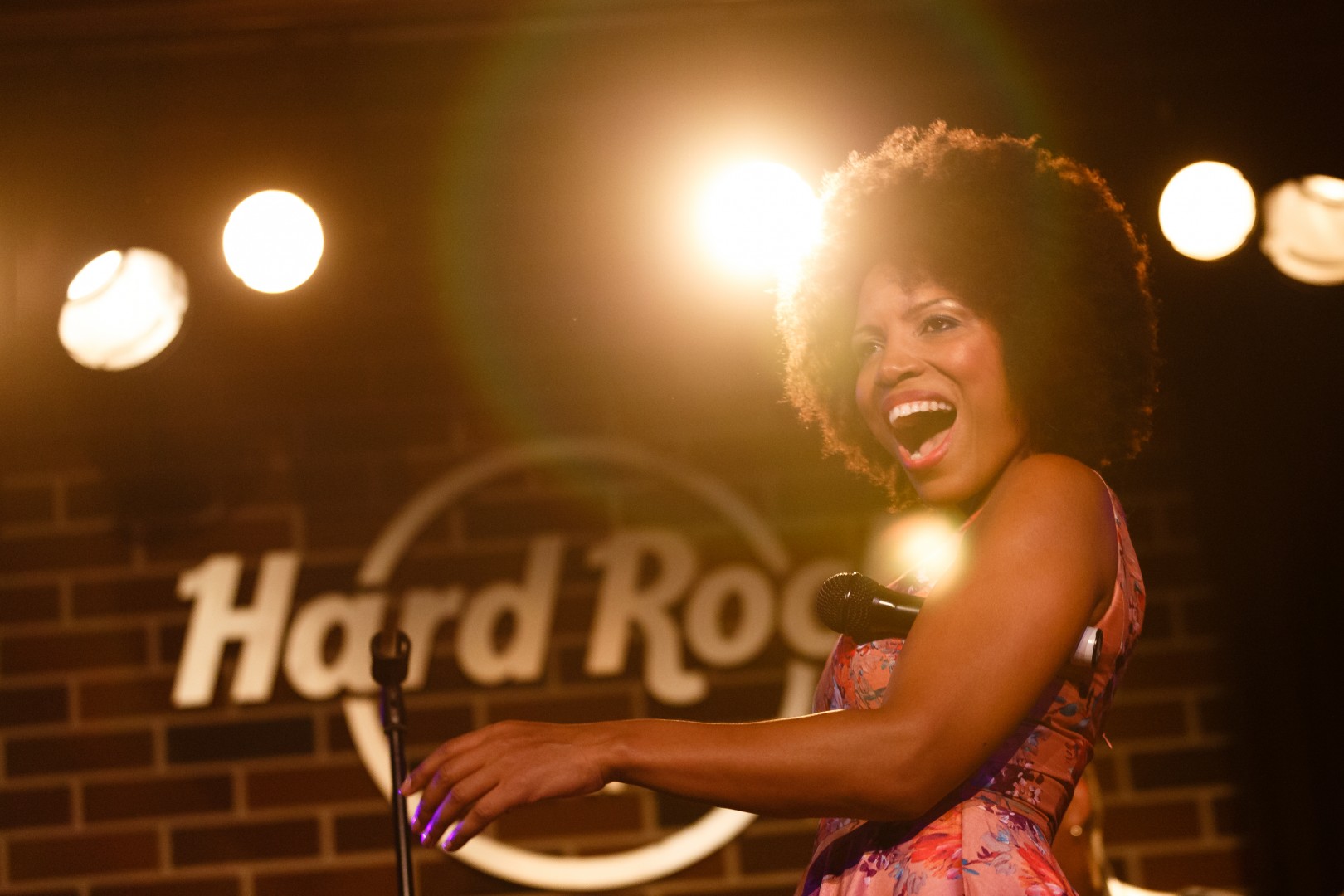 Lura at Hard Rock Cafe in Bucharest on January 23, 2016 (d04e5a53bf)