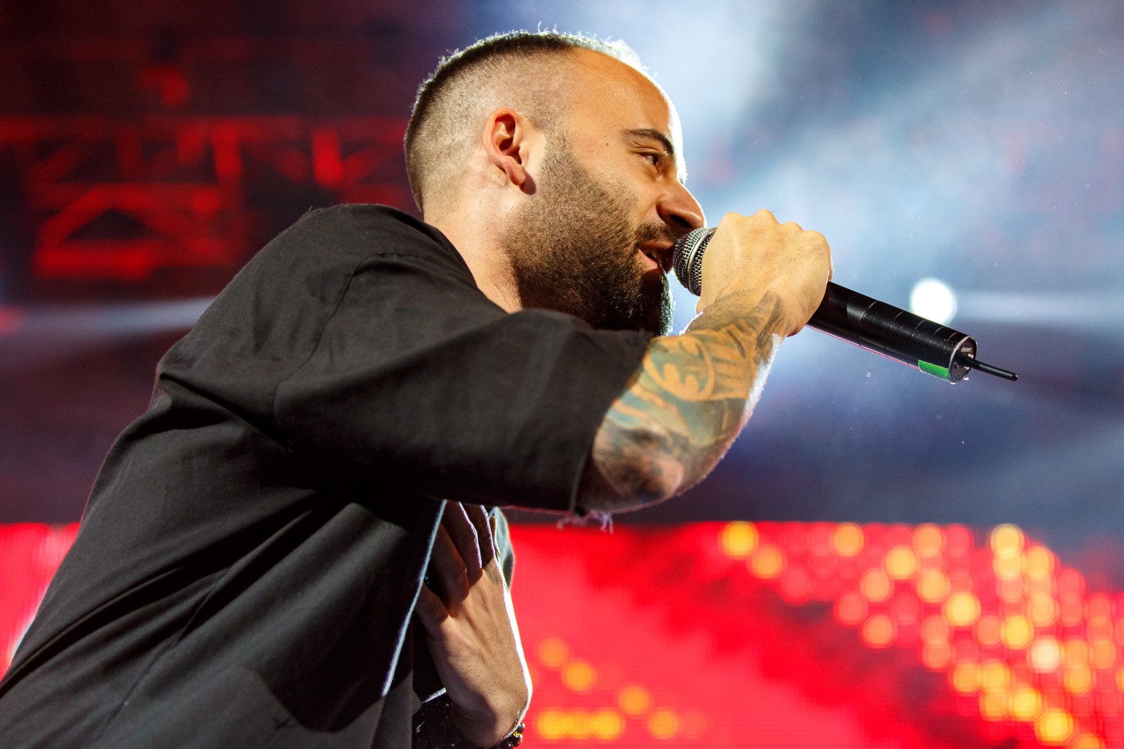 Matteo at Sala Palatului in Bucharest on November 8, 2015 (e28cae69da)