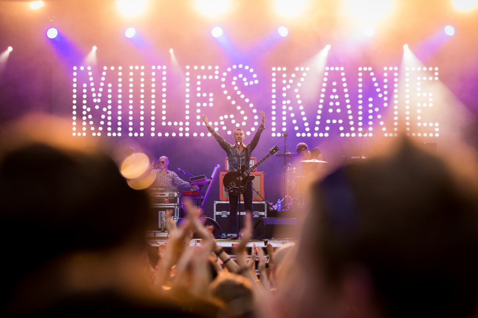 Miles Kane at Domeniul Stirbey in Buftea on August 10, 2014 (9728d0a3ab)
