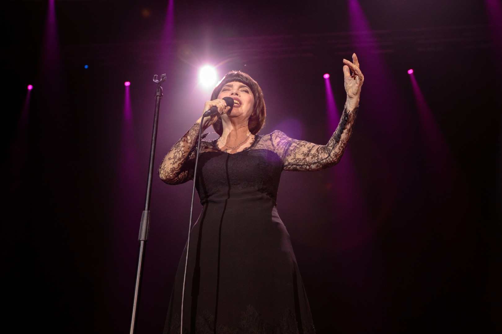 Mireille Mathieu at Sala Palatului in Bucharest on March 24, 2014 (19cb2ff0bf)