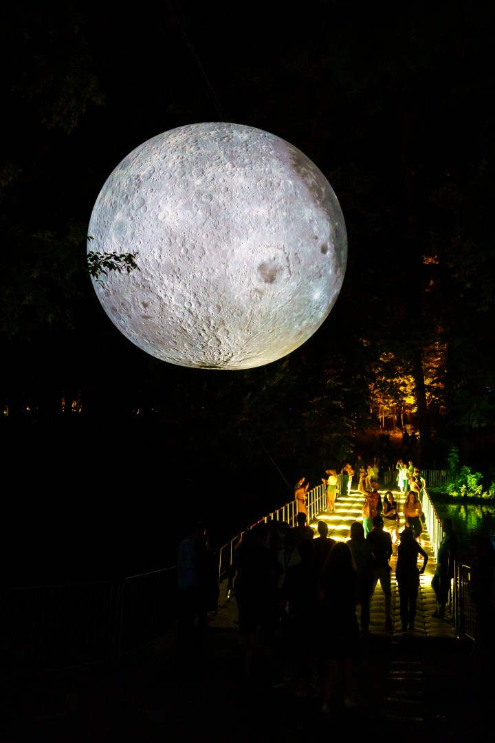 Moon at Domeniul Stirbey in Buftea on August 15, 2021 (317d78d869)