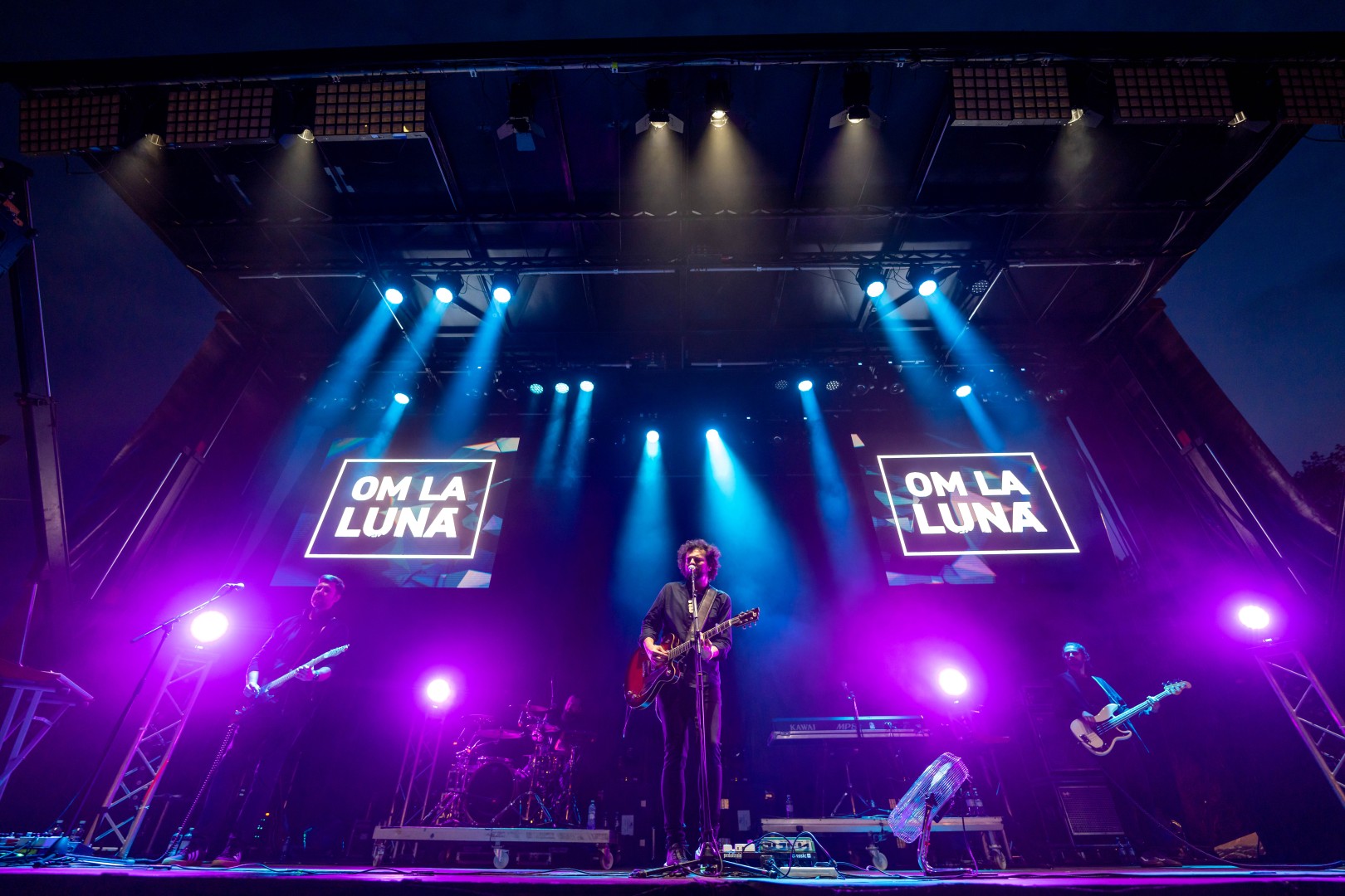 Om La Lună in Bucharest on April 23, 2023 (33feed437b)