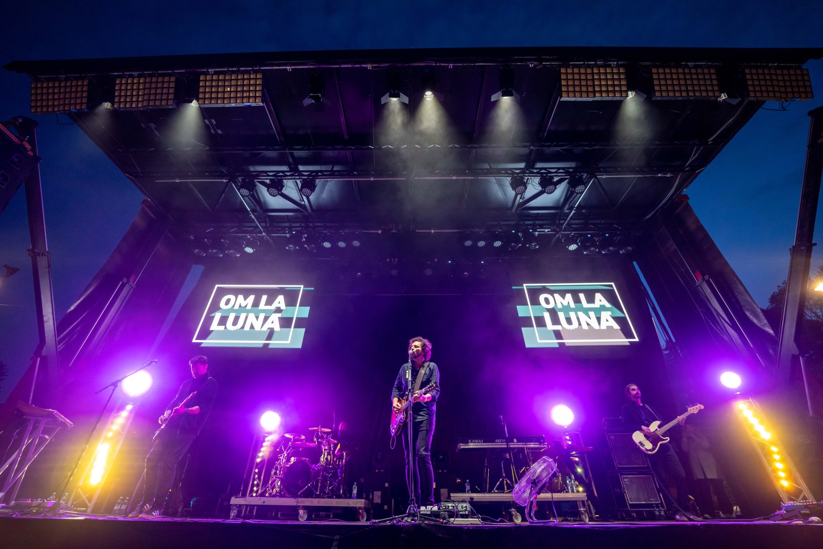 Om La Lună in Bucharest on April 23, 2023 (3b0ed80e1c)