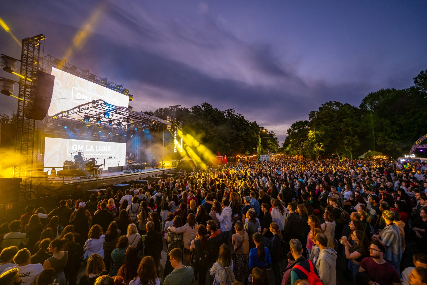 Om La Lună in Bucharest on April 27, 2024 (4f6cd72e8e)