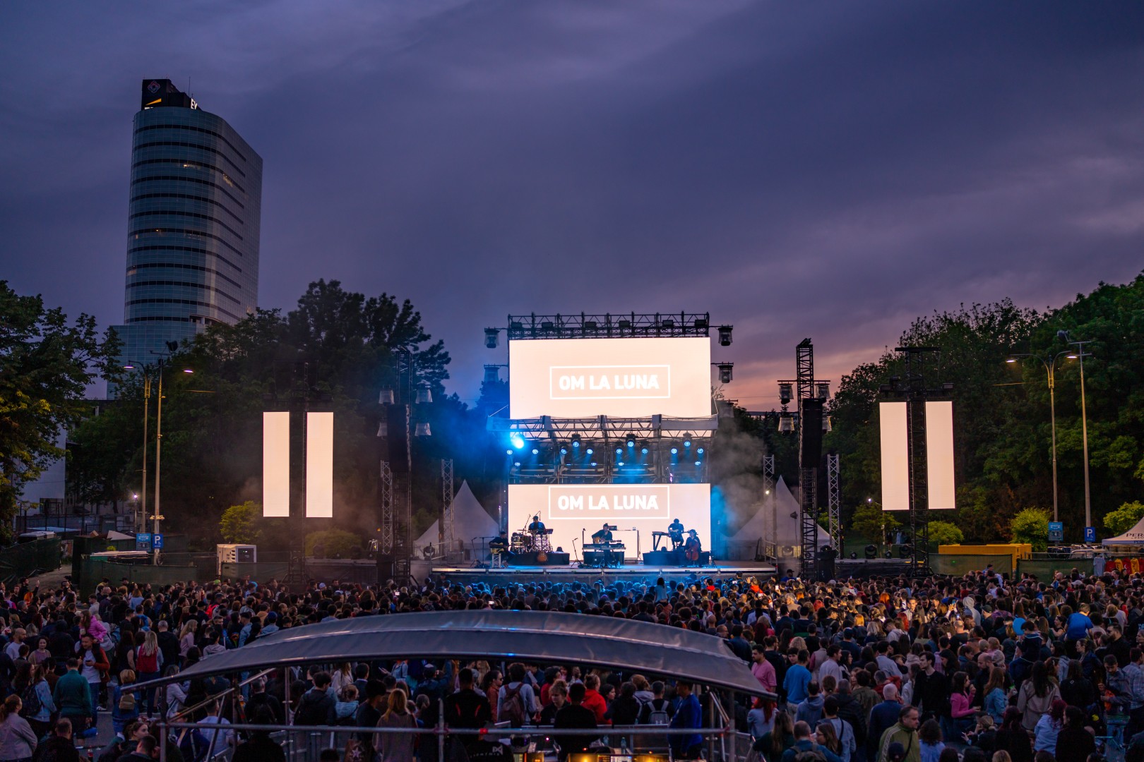 Om La Lună in Bucharest on April 27, 2024 (b25dc8fcf7)