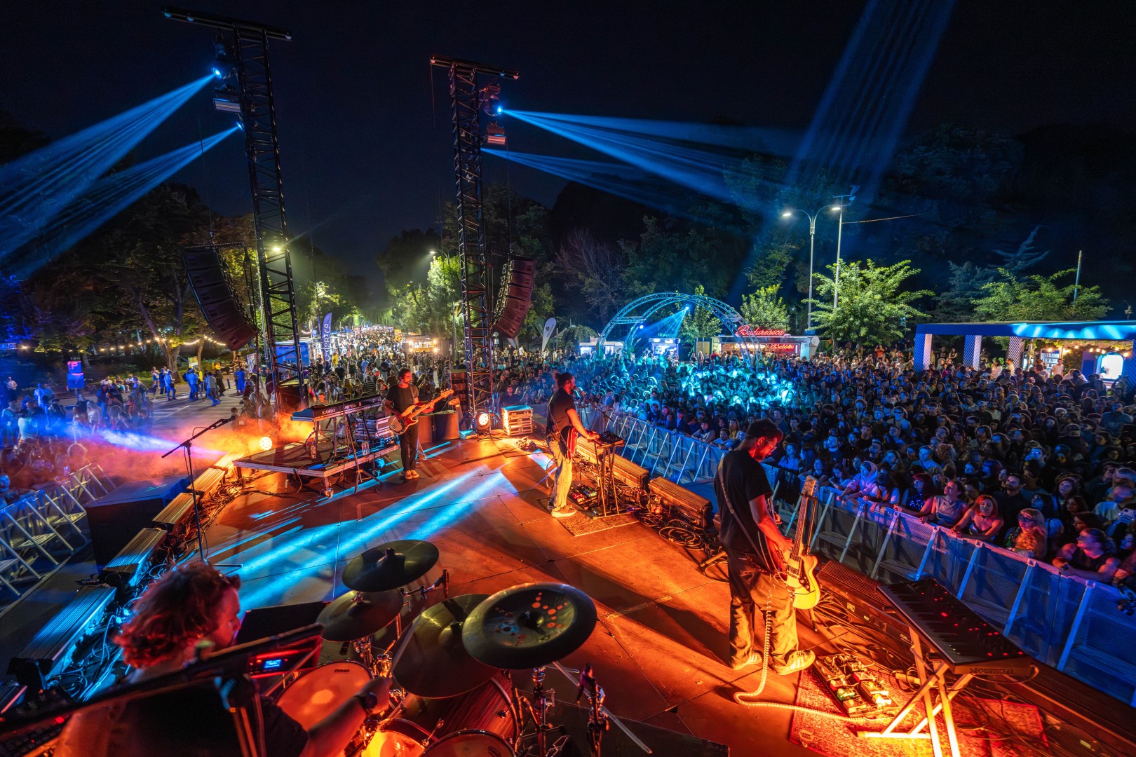 Om La Lună in Bucharest on September 7, 2025 (8328c70971)
