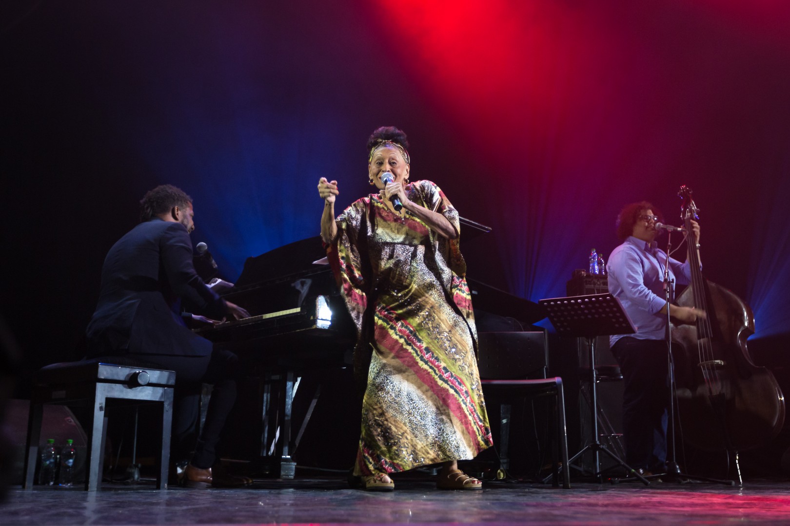 Omara Portuondo at Sala Palatului in Bucharest on April 25, 2017 (8b254472ea)