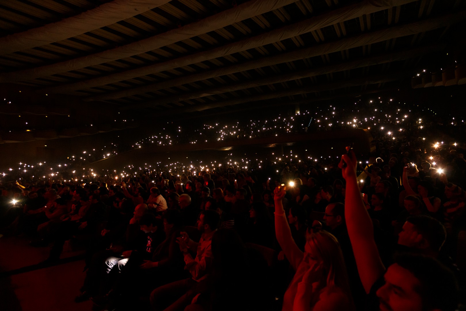 Public at Sala Palatului in Bucharest on December 21, 2015 (331e7513d1)