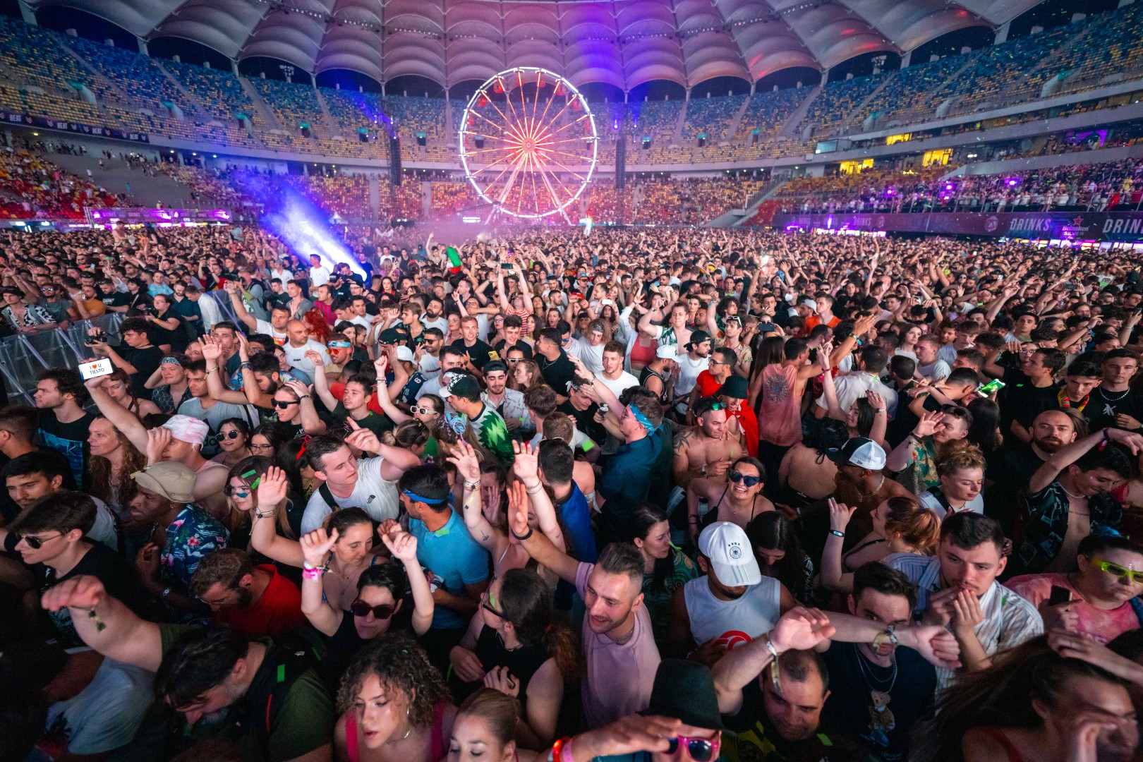 Public at National Arena in Bucharest on June 5, 2022 (8ef7fdcaa4)